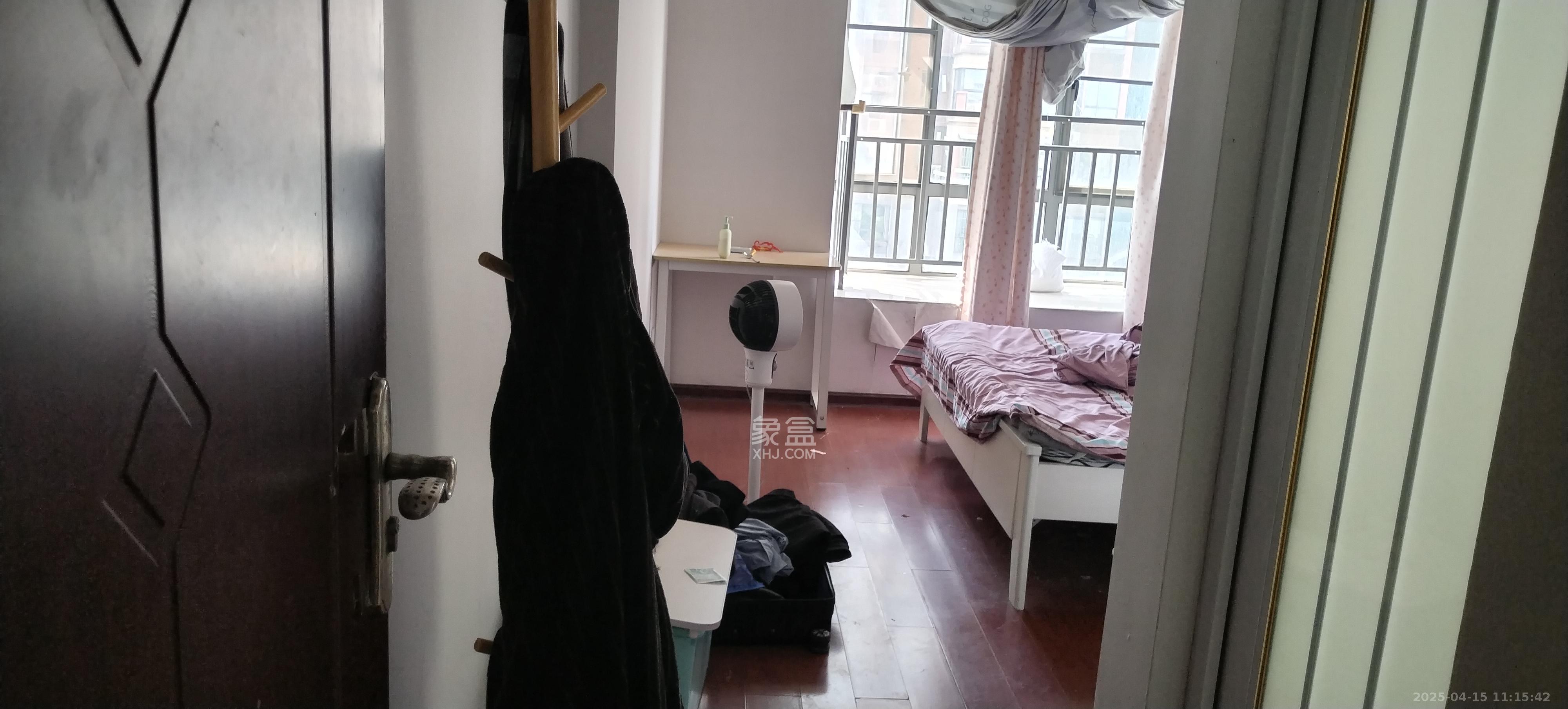上海城小区  3室2厅1卫   2400.00元/月室内图