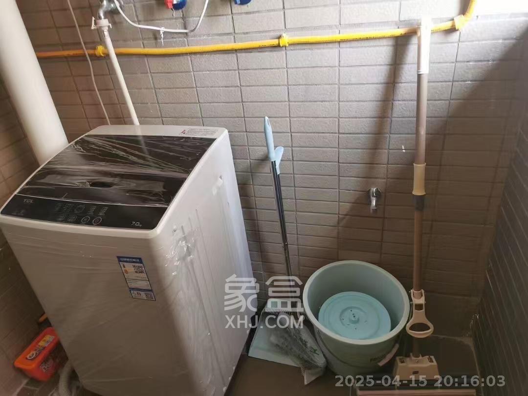 时代倾城四期  3室2厅1卫   2400.00元/月室内图