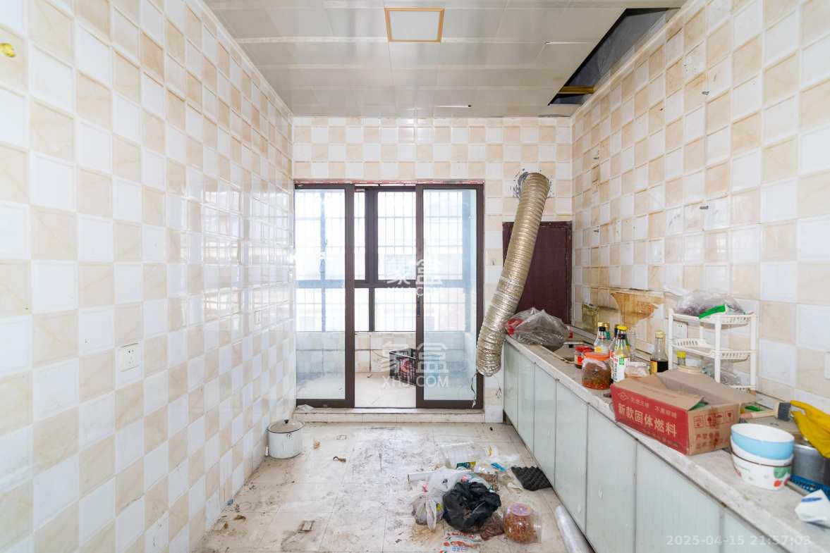 高星物流园  3室2厅3卫    65.0万 高星物流园  3室2厅3卫    65.0万厨房