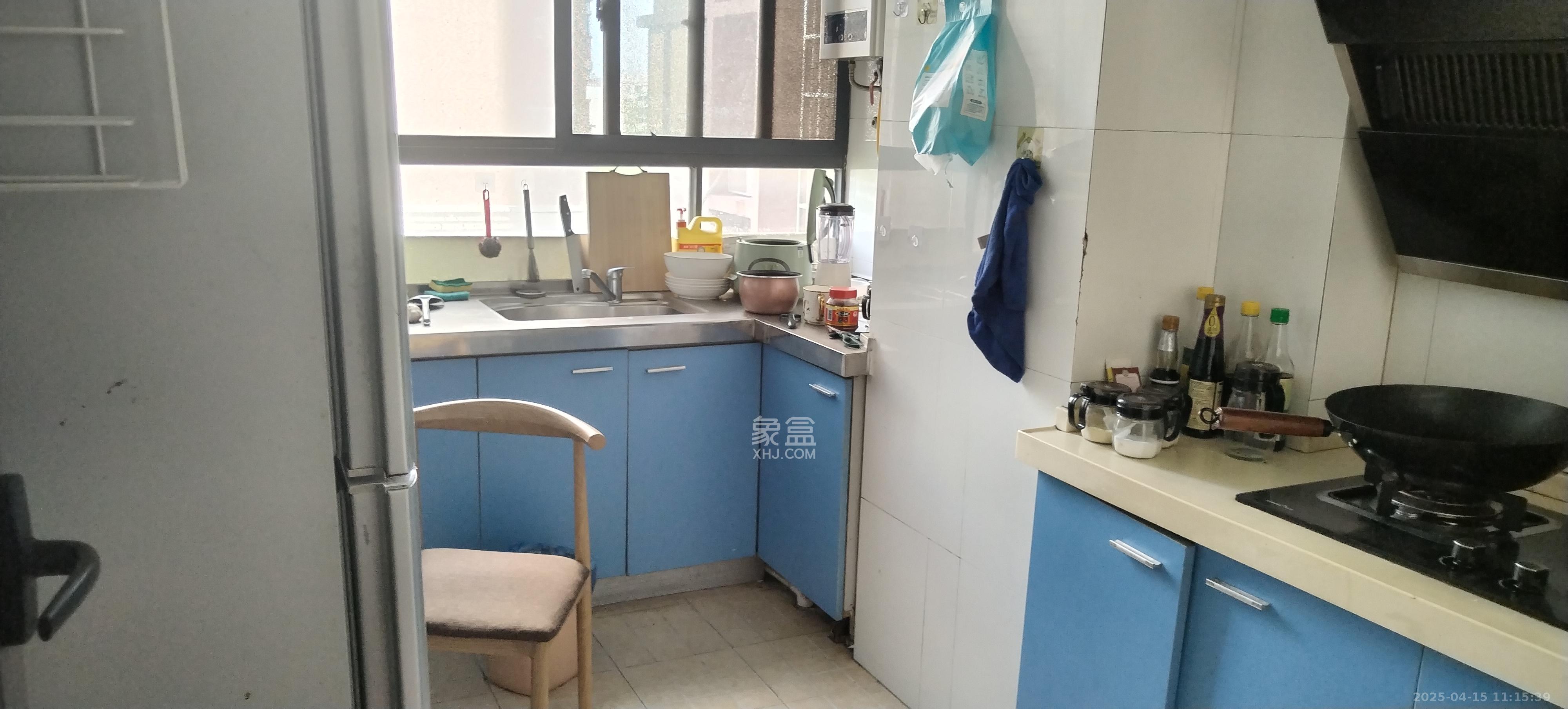 上海城小区  3室2厅1卫   2400.00元/月