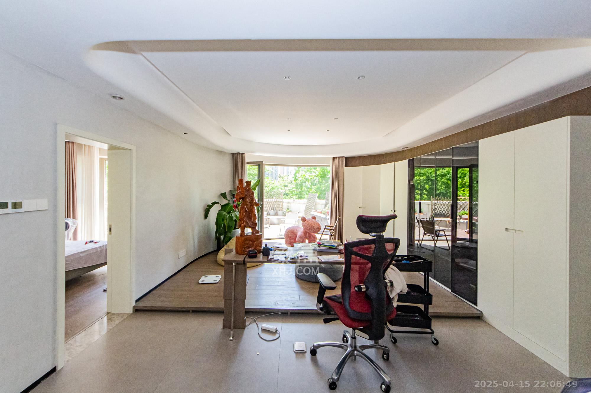 北辰三角洲D3区  6室3厅4卫    500.0万客厅