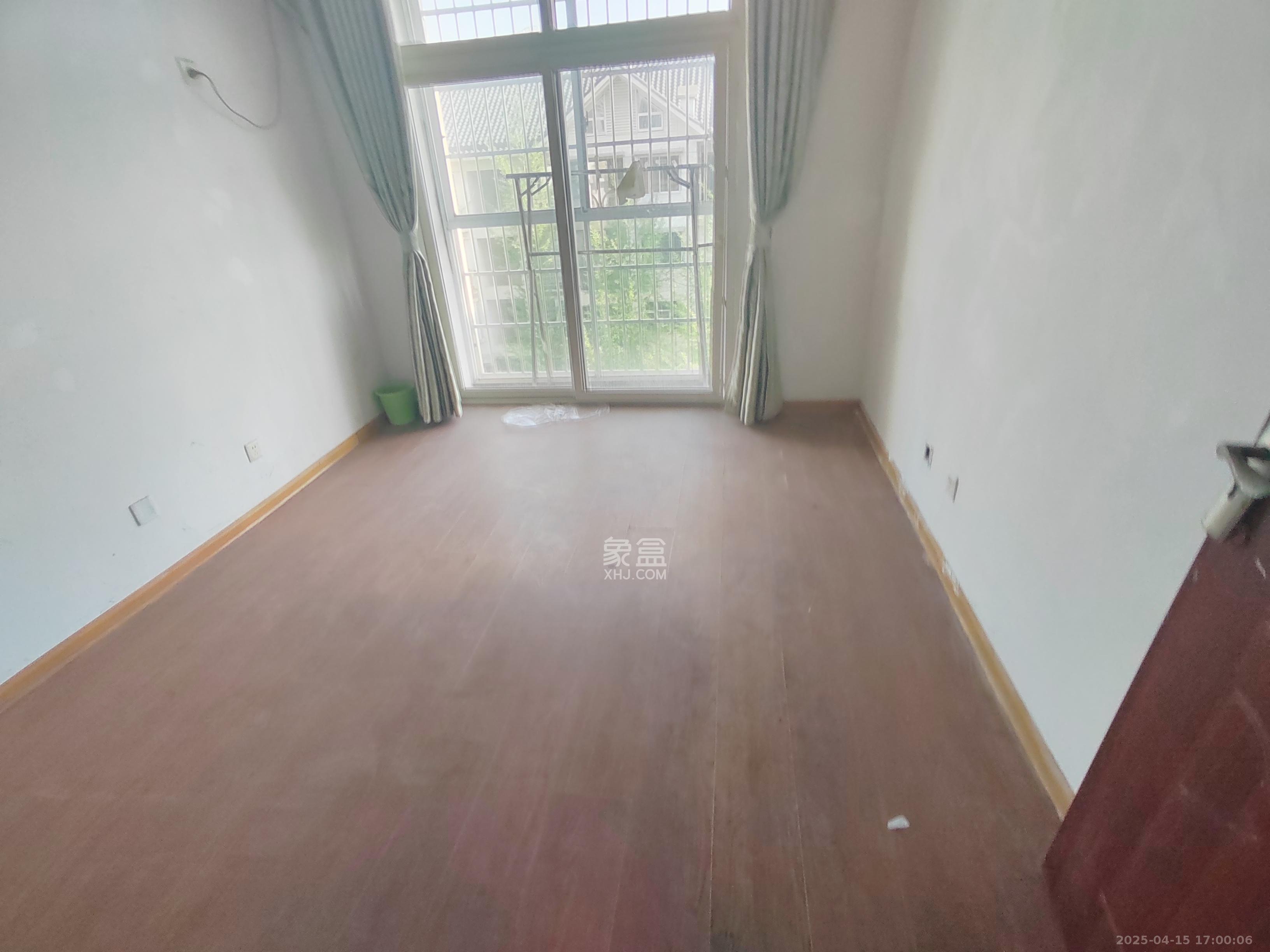 八方小区D区 4室2厅2卫 2300.0元/月 八方小区D区 4室2厅2卫 2300.0元/月室内图