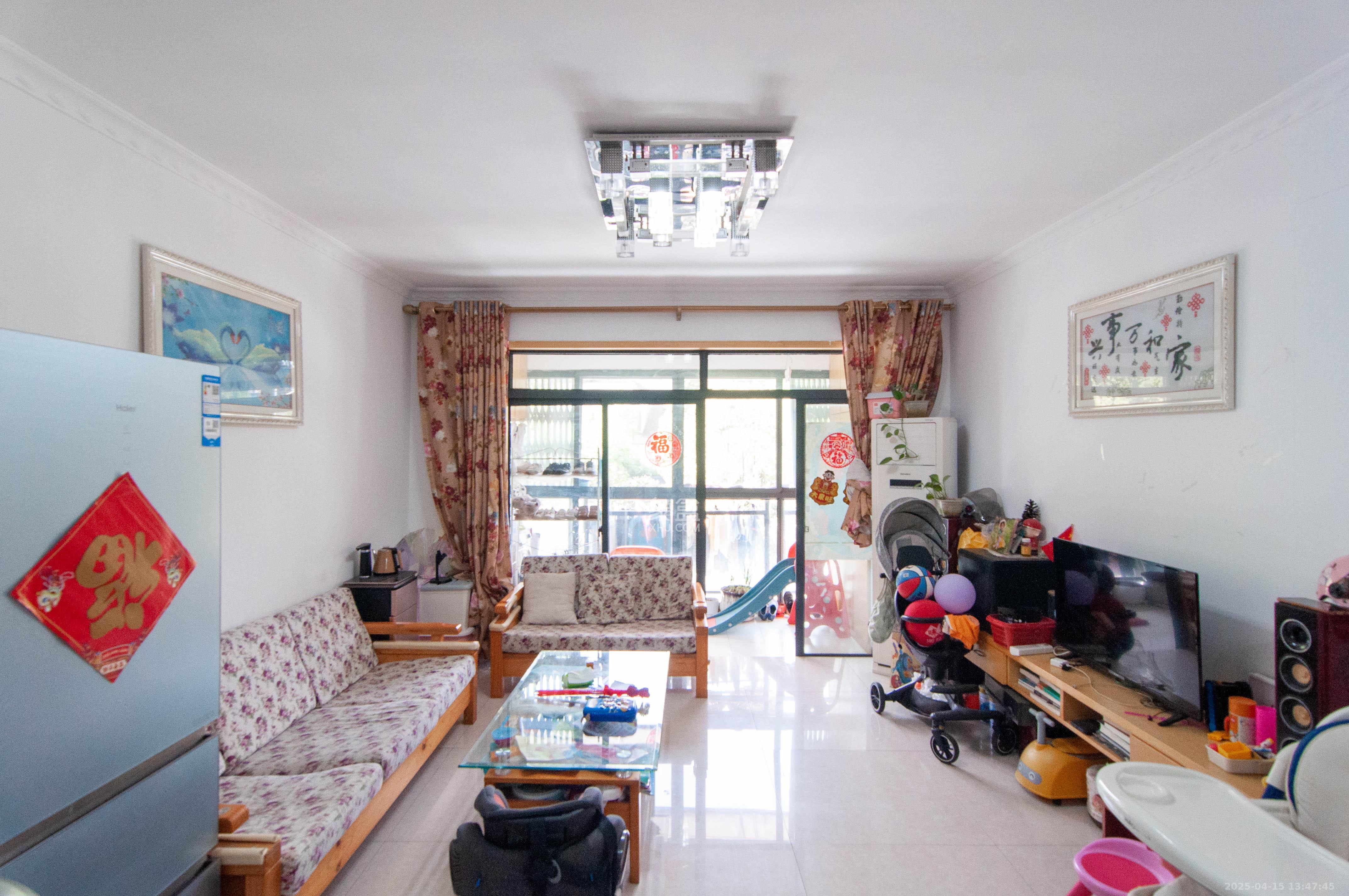 海林馨香雅苑  2室2厅1卫    88.0万 海林馨香雅苑  2室2厅1卫    88.0万客厅