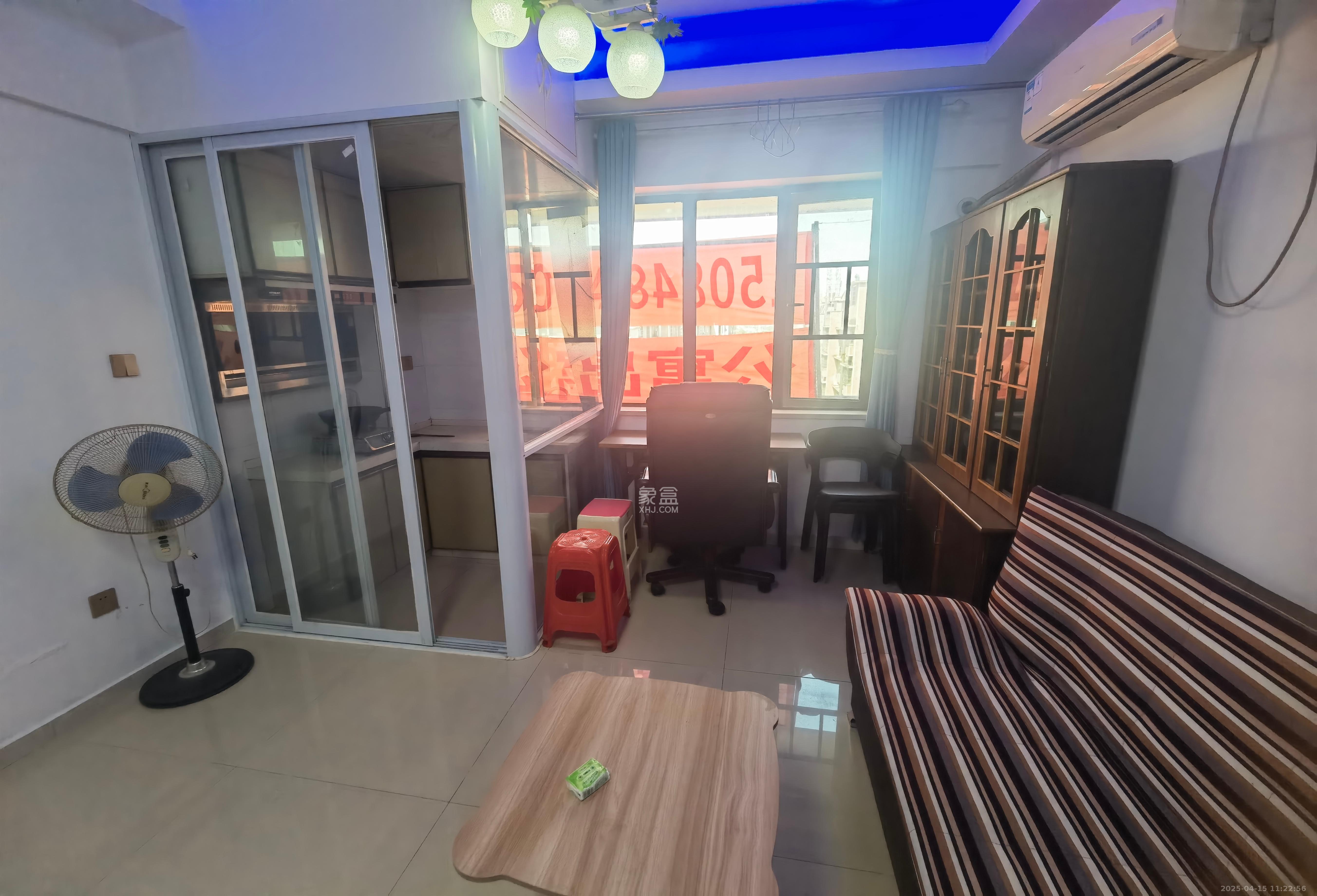 黄金一区 1室1厅1卫 1200.0元/月 黄金一区 1室1厅1卫 1200.0元/月室内图