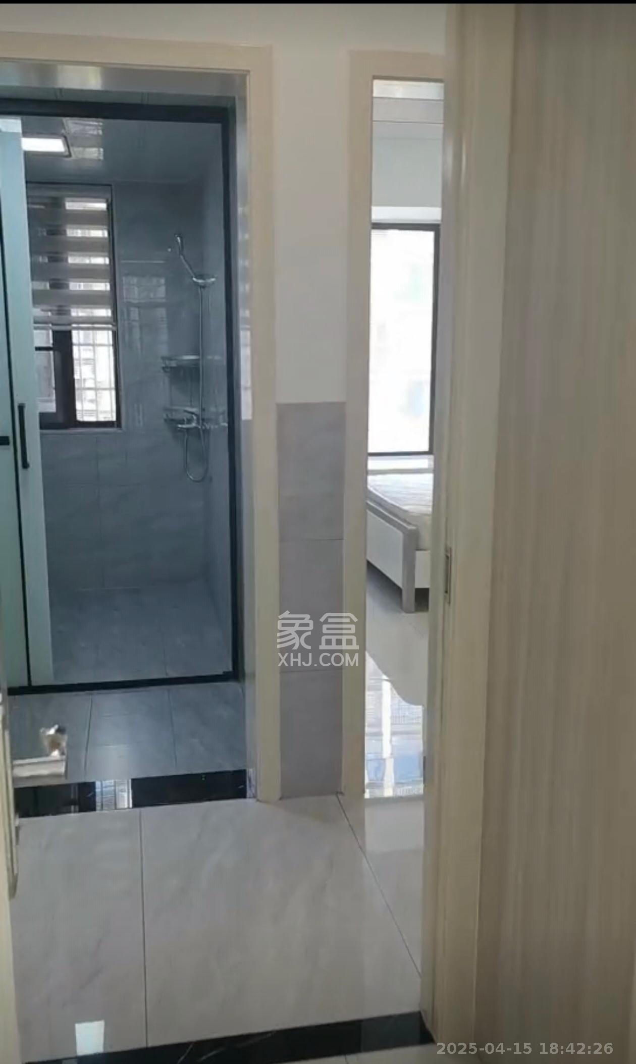 和润园三期 3室2厅1卫 2800.0元/月 和润园三期 3室2厅1卫 2800.0元/月室内图