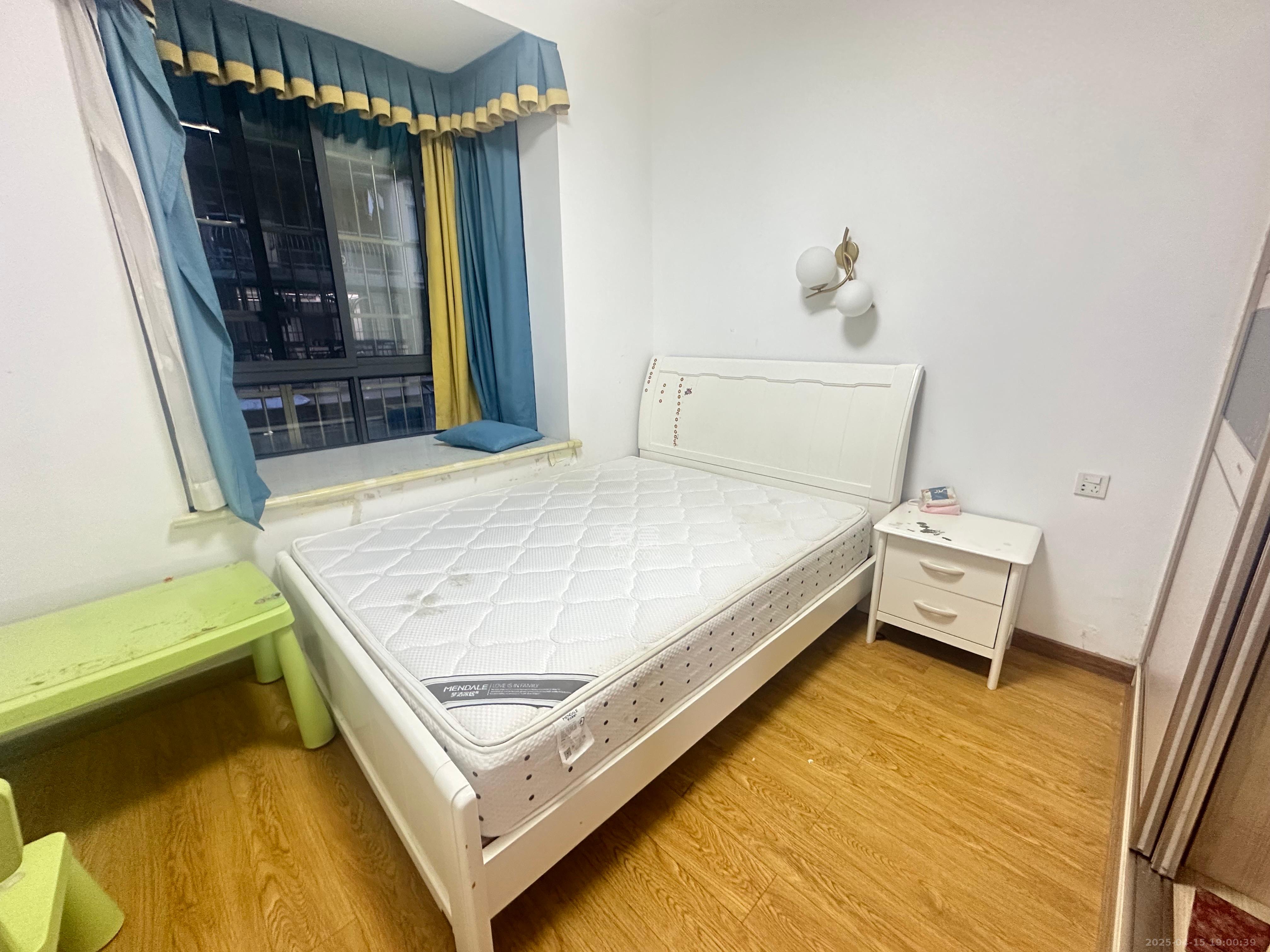 长鑫美树园  2室1厅1卫    2200.0元/月 长鑫美树园  2室1厅1卫    2200.0元/月室内图