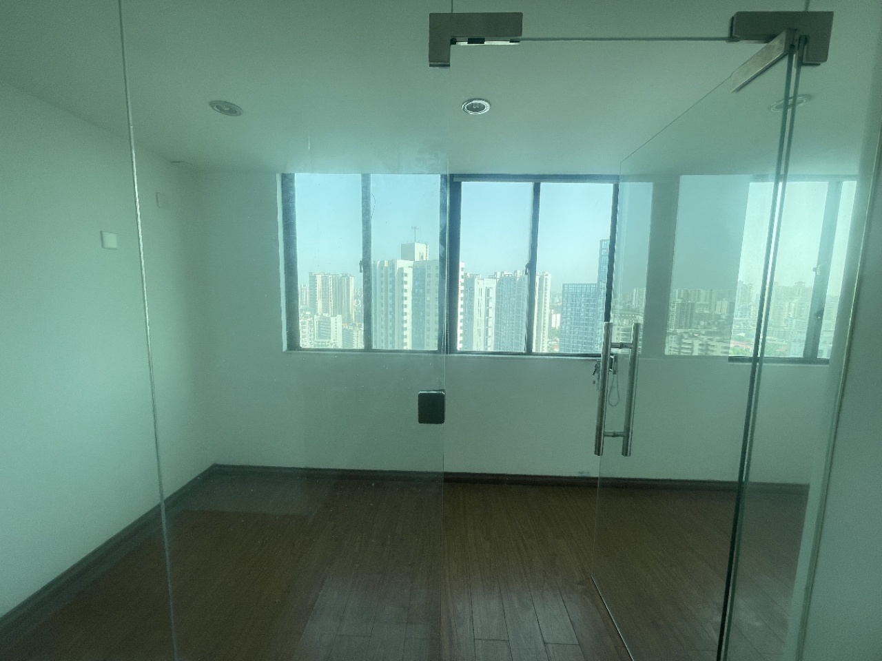 新达商务大厦 5室2厅1卫 21000.0元/月 新达商务大厦 5室2厅1卫 21000.0元/月室内图