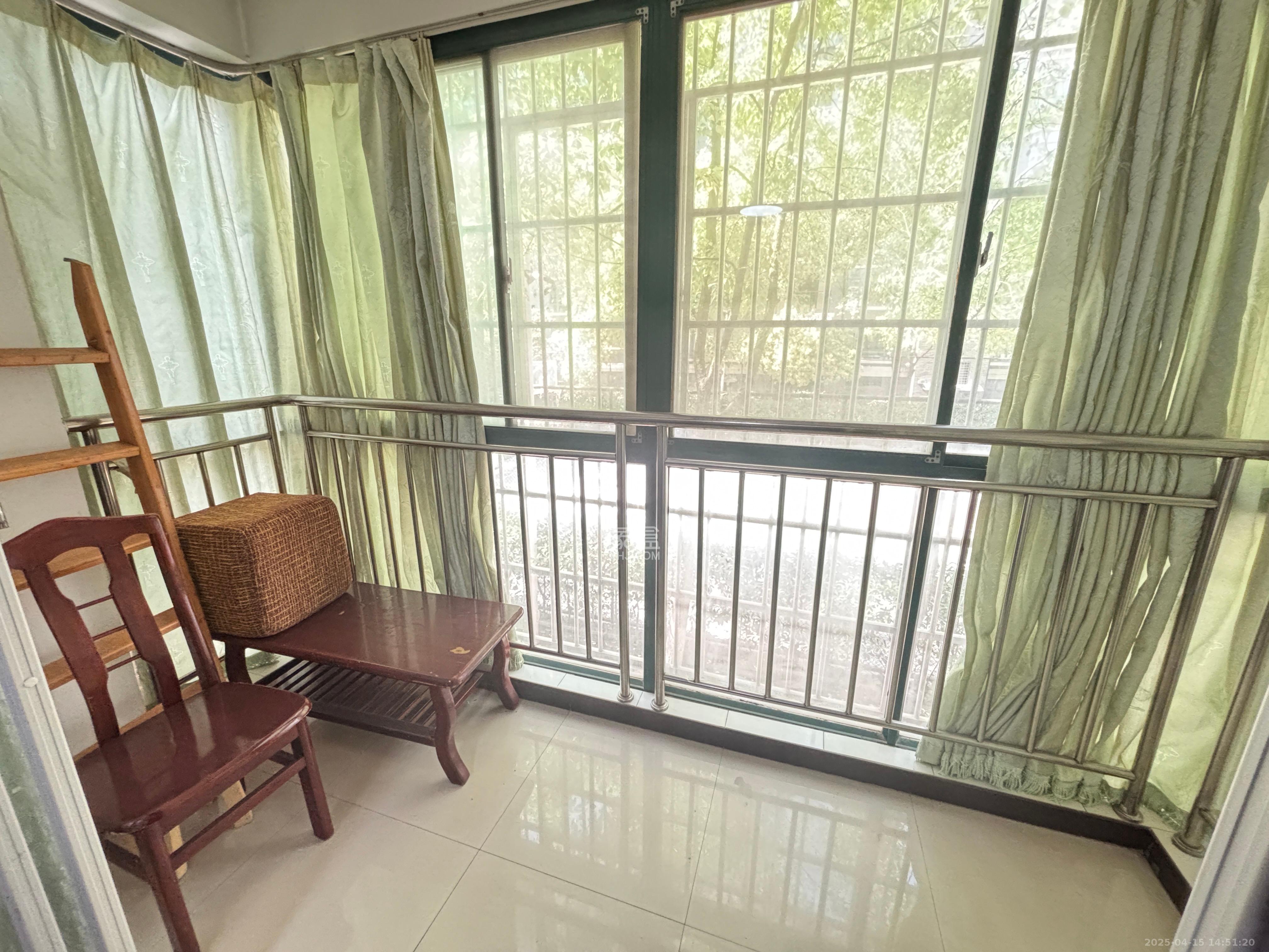 富景园 3室2厅2卫 1800.0元/月 富景园 3室2厅2卫 1800.0元/月室内图