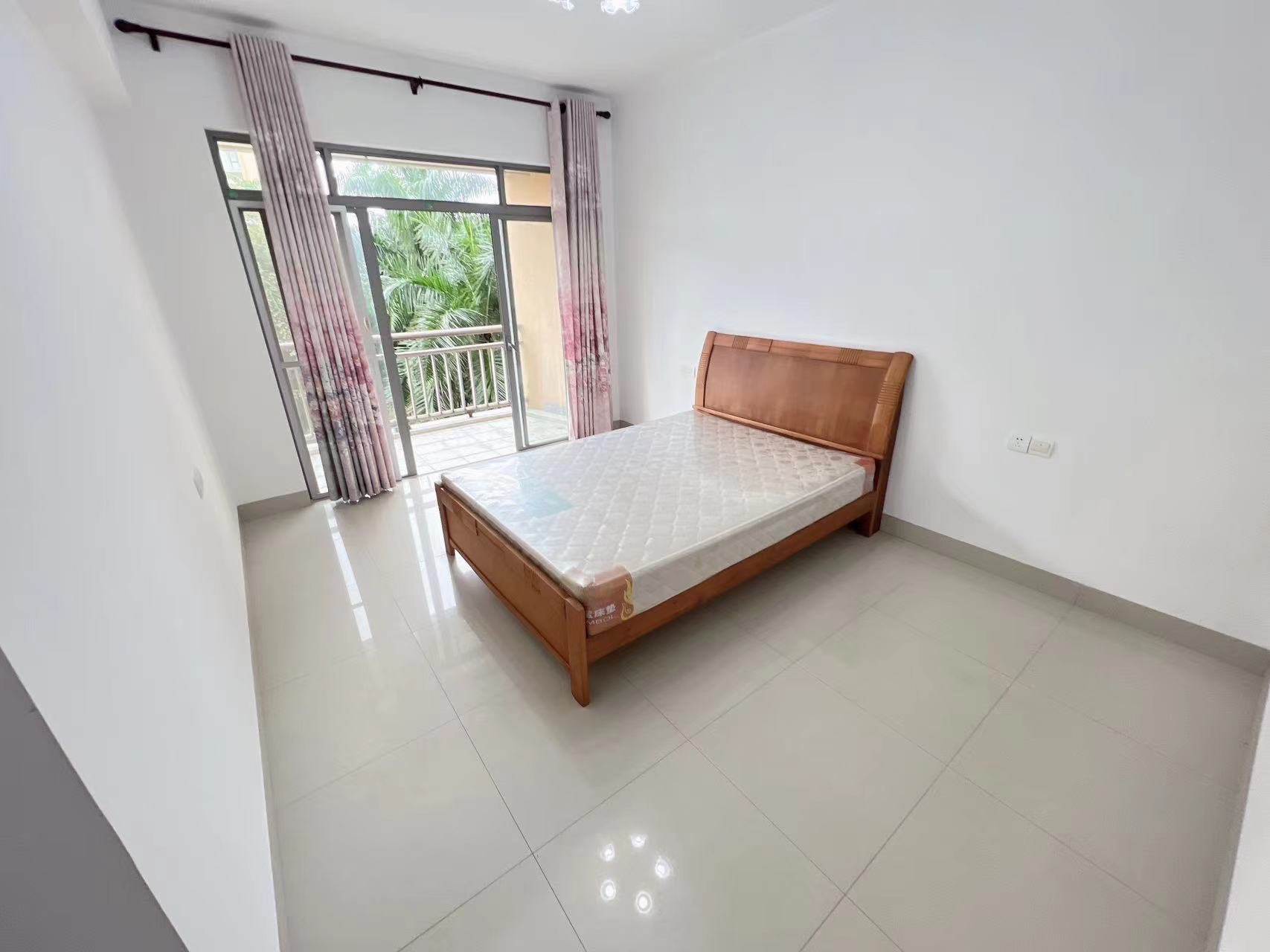 新世界花园二期 2室2厅1卫 109.0万 新世界花园二期 2室2厅1卫 109.0万客厅