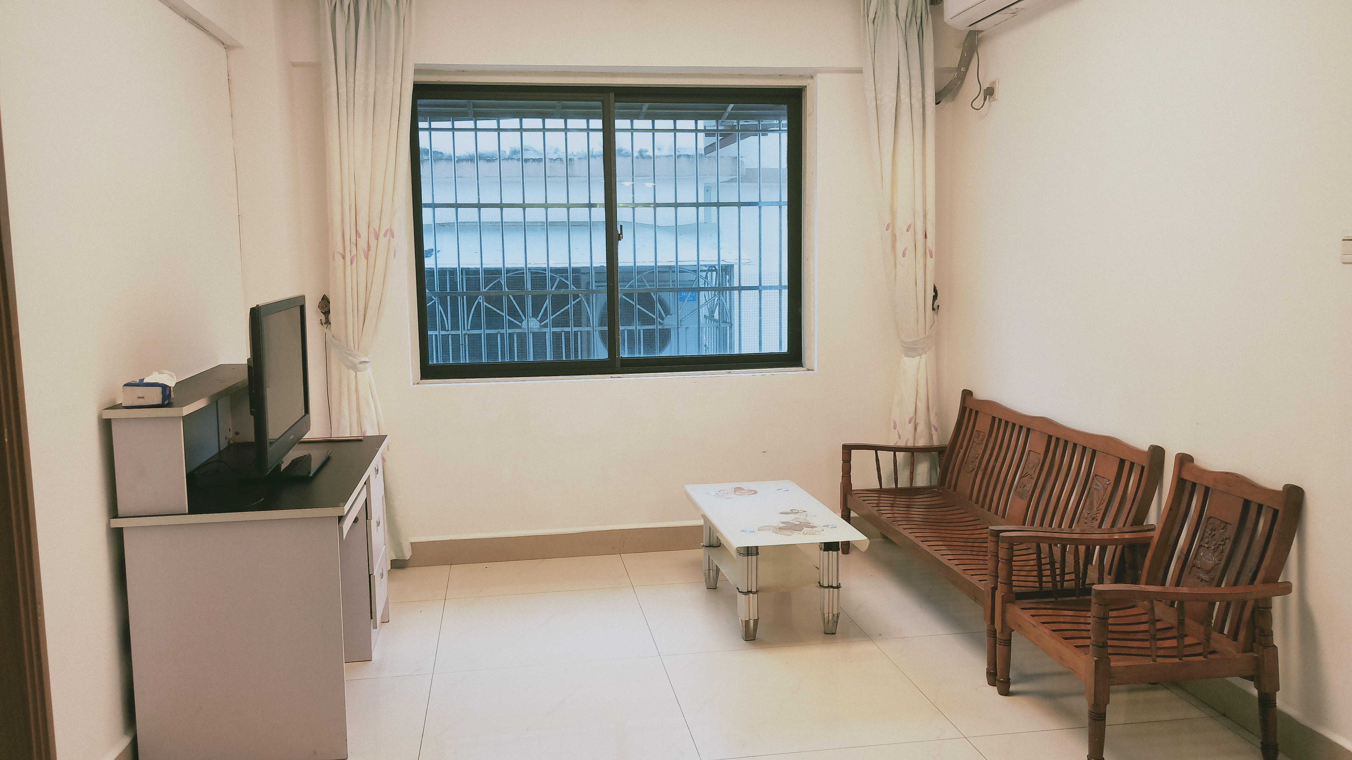 金湖雅居 3室2厅1卫 2300.0元/月 金湖雅居 3室2厅1卫 2300.0元/月室内图