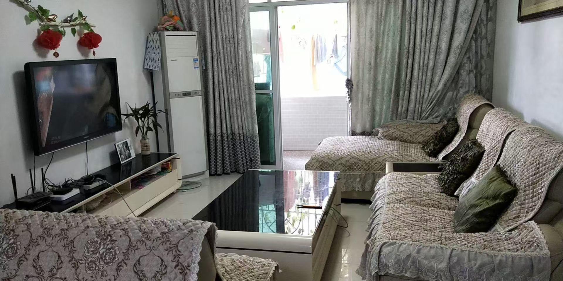 金湖雅居  3室2厅1卫   2000.00元/月室内图