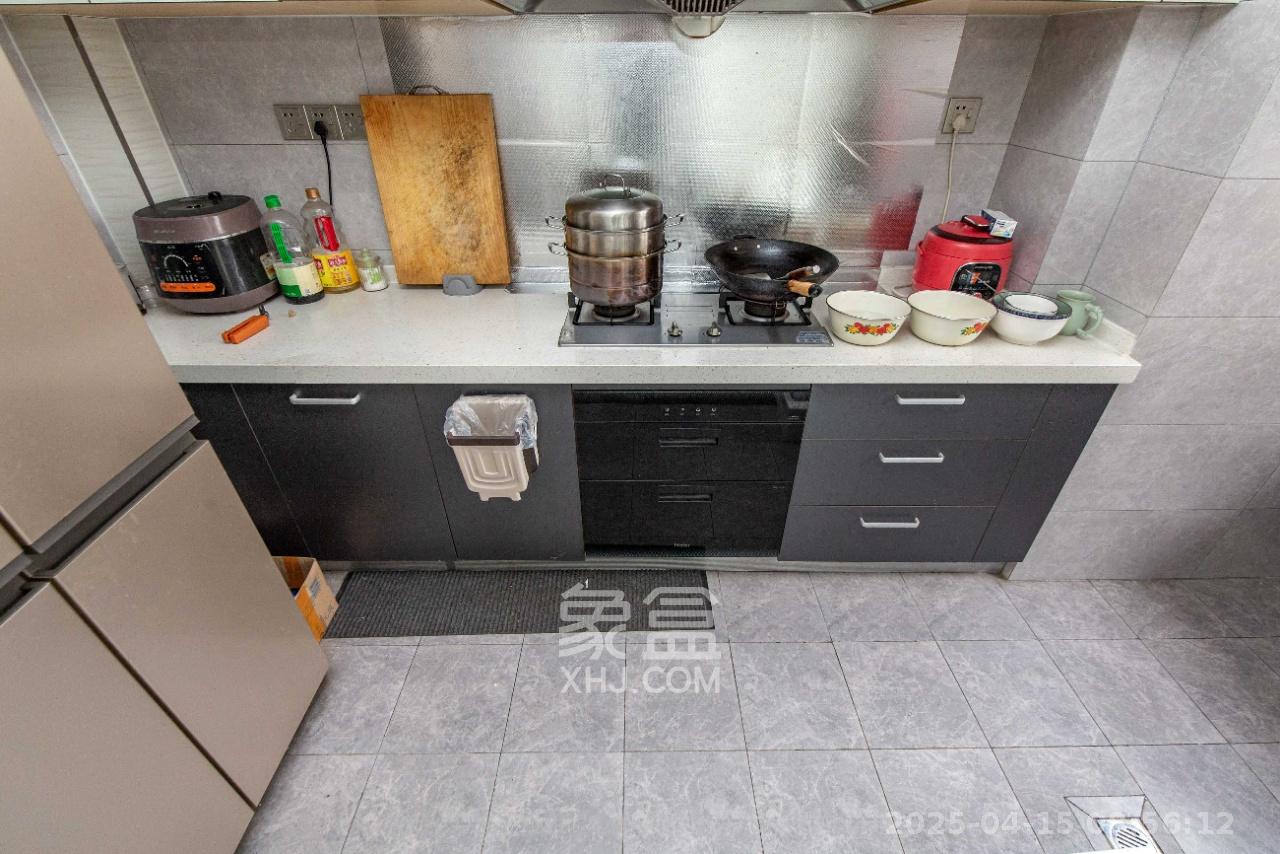 恒丰天湘华庭 3室2厅2卫 3200.0元/月 恒丰天湘华庭 3室2厅2卫 3200.0元/月室内图