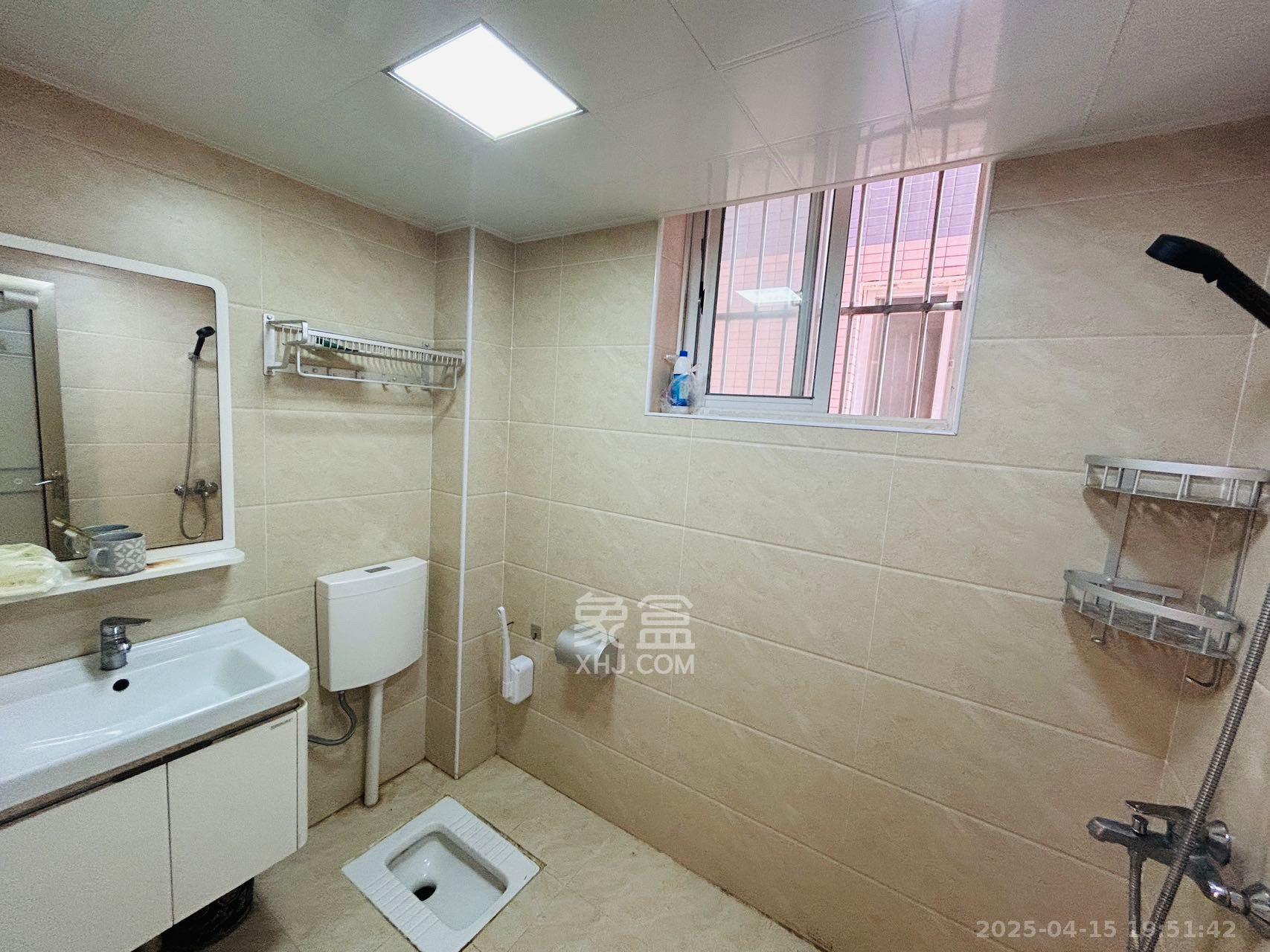 城市山水豪园(山水城市风景) 3室2厅2卫 3200.0元/月 城市山水豪园(山水城市风景) 3室2厅2卫 3200.0元/月室内图