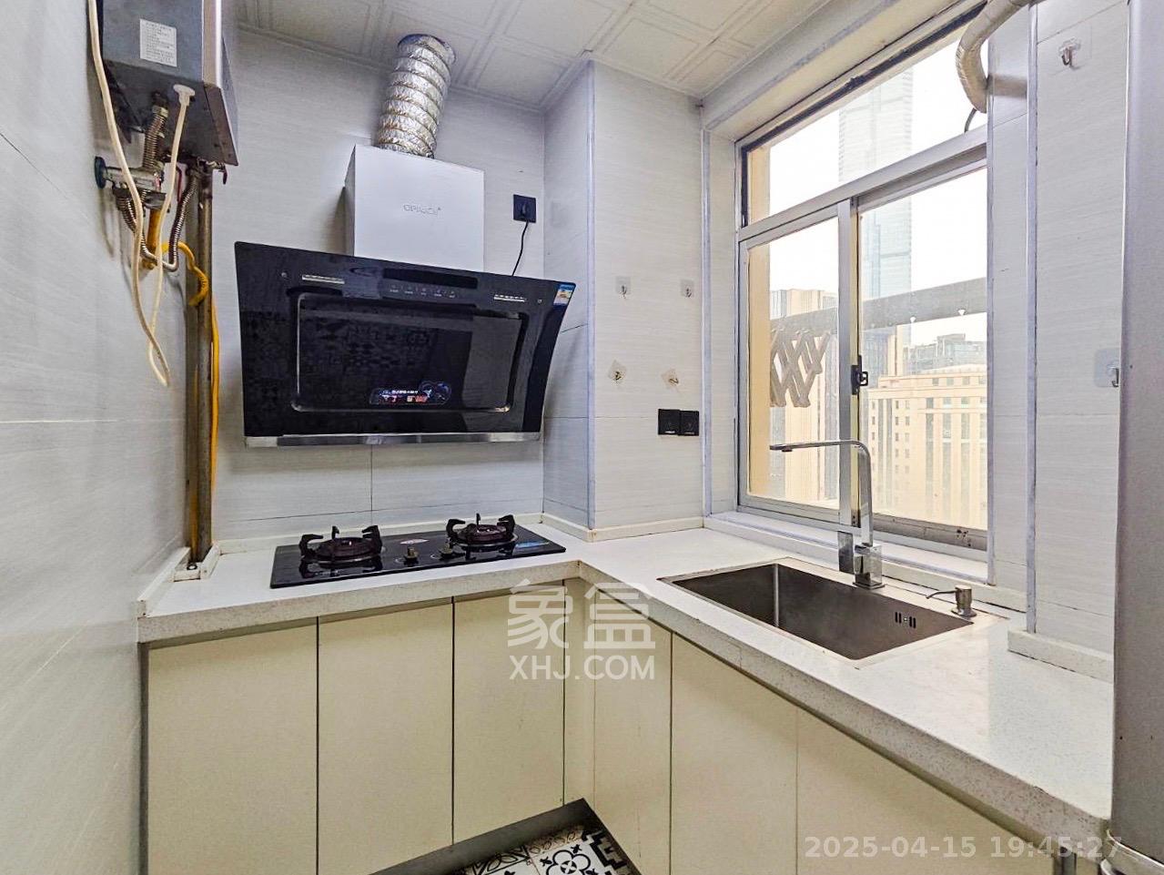 鸿盛大厦 1室1厅0卫 2300.0元/月 鸿盛大厦 1室1厅0卫 2300.0元/月室内图