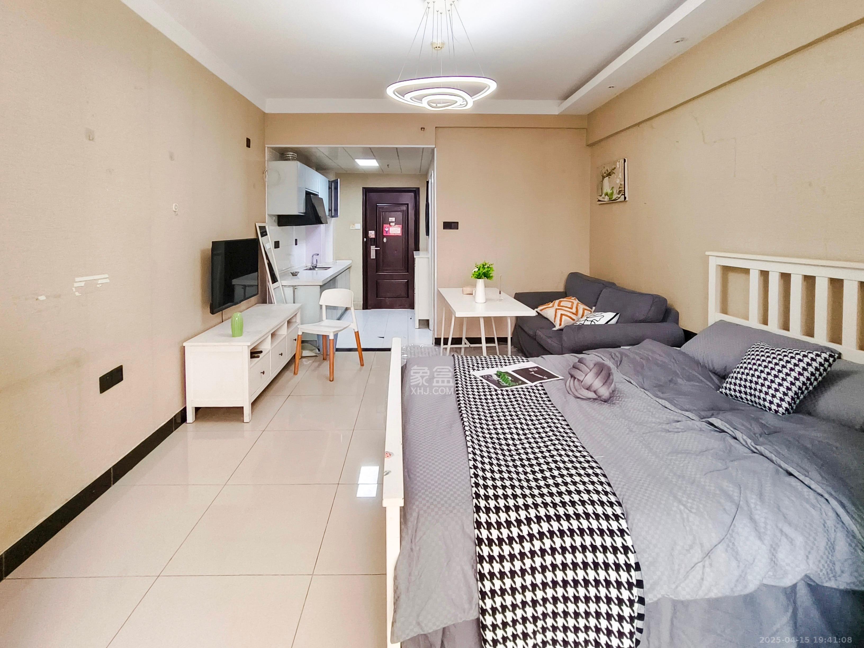 七彩丽都  1室1厅1卫    2000.0元/月 七彩丽都  1室1厅1卫    2000.0元/月室内图1