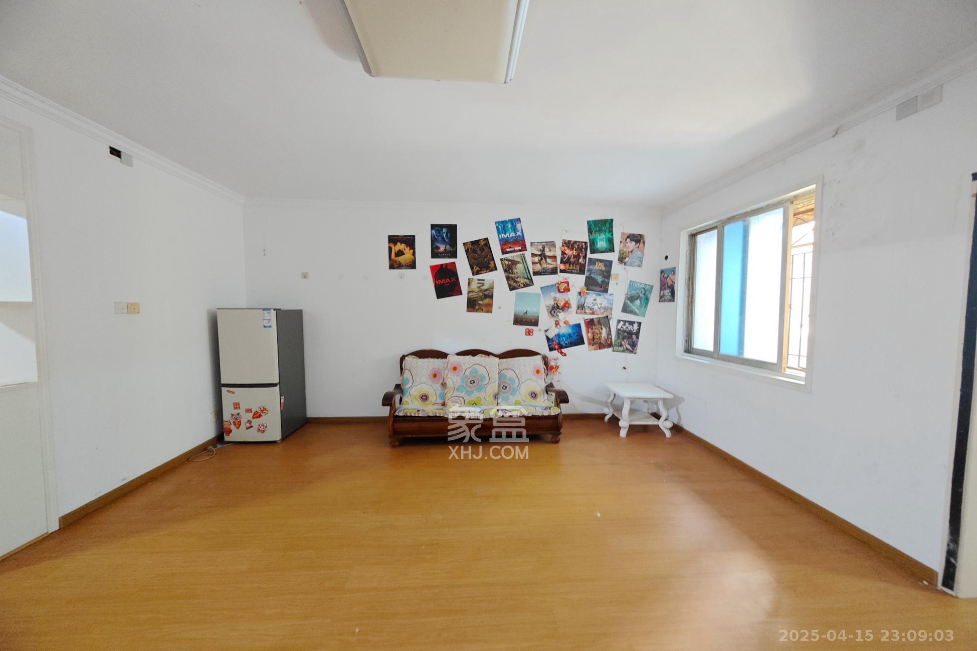 中意花苑  2室2厅1卫    60.8万 中意花苑  2室2厅1卫    60.8万客厅