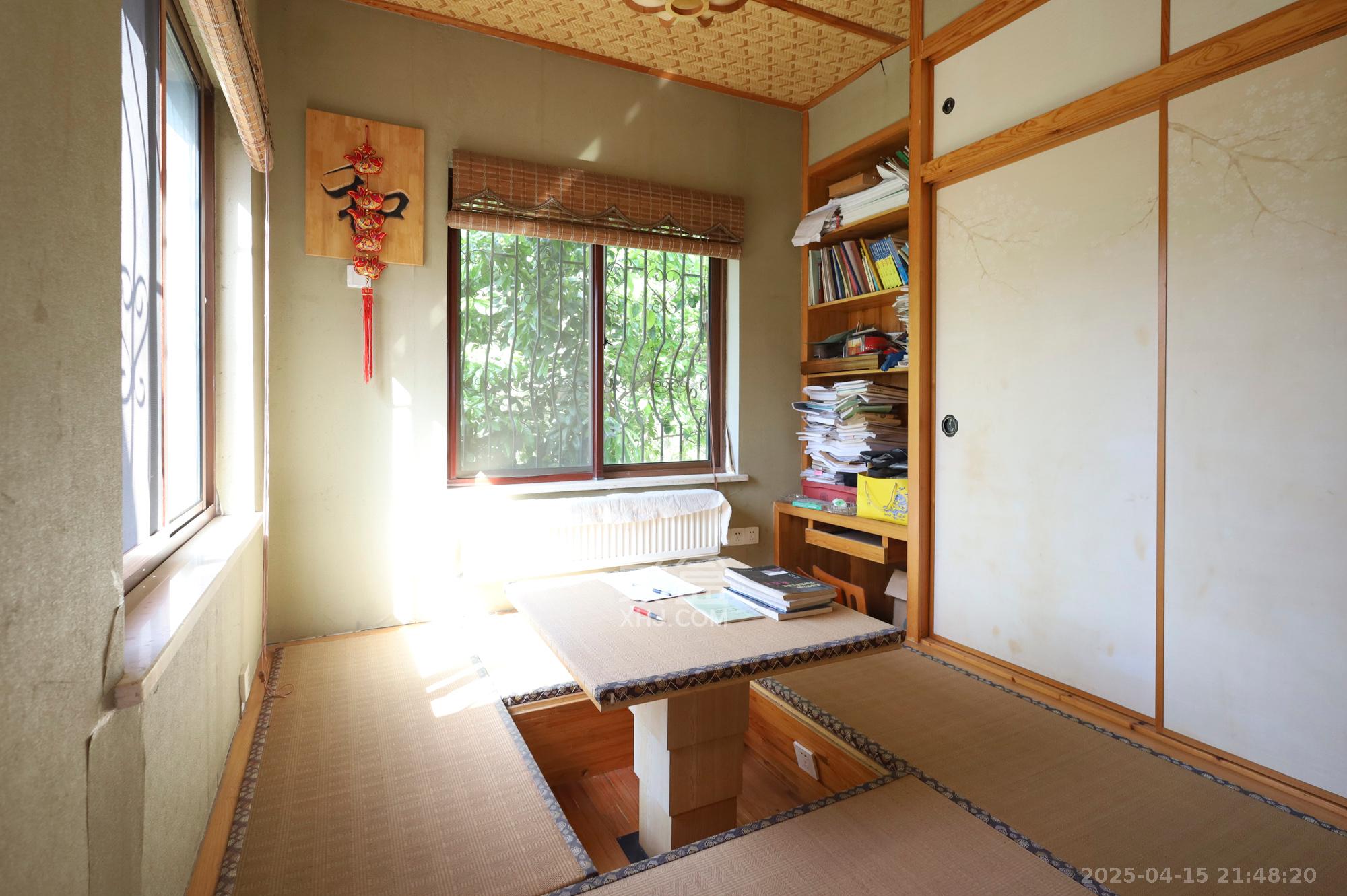 山语城一期  6室2厅3卫   720.00万卧室