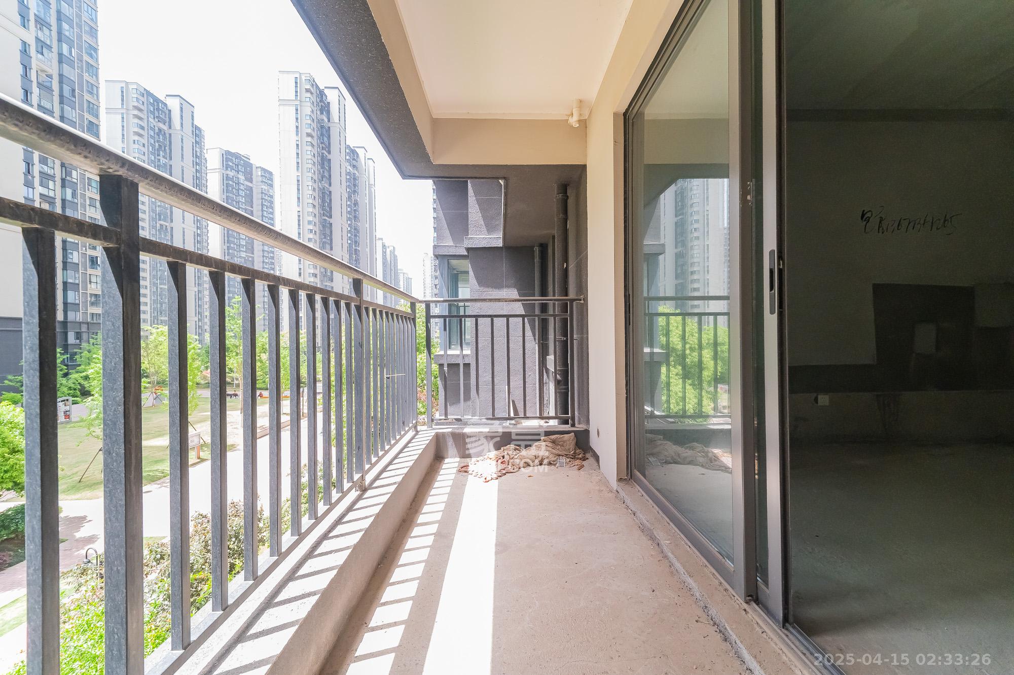 中建悦和城  4室2厅2卫   108.80万其他