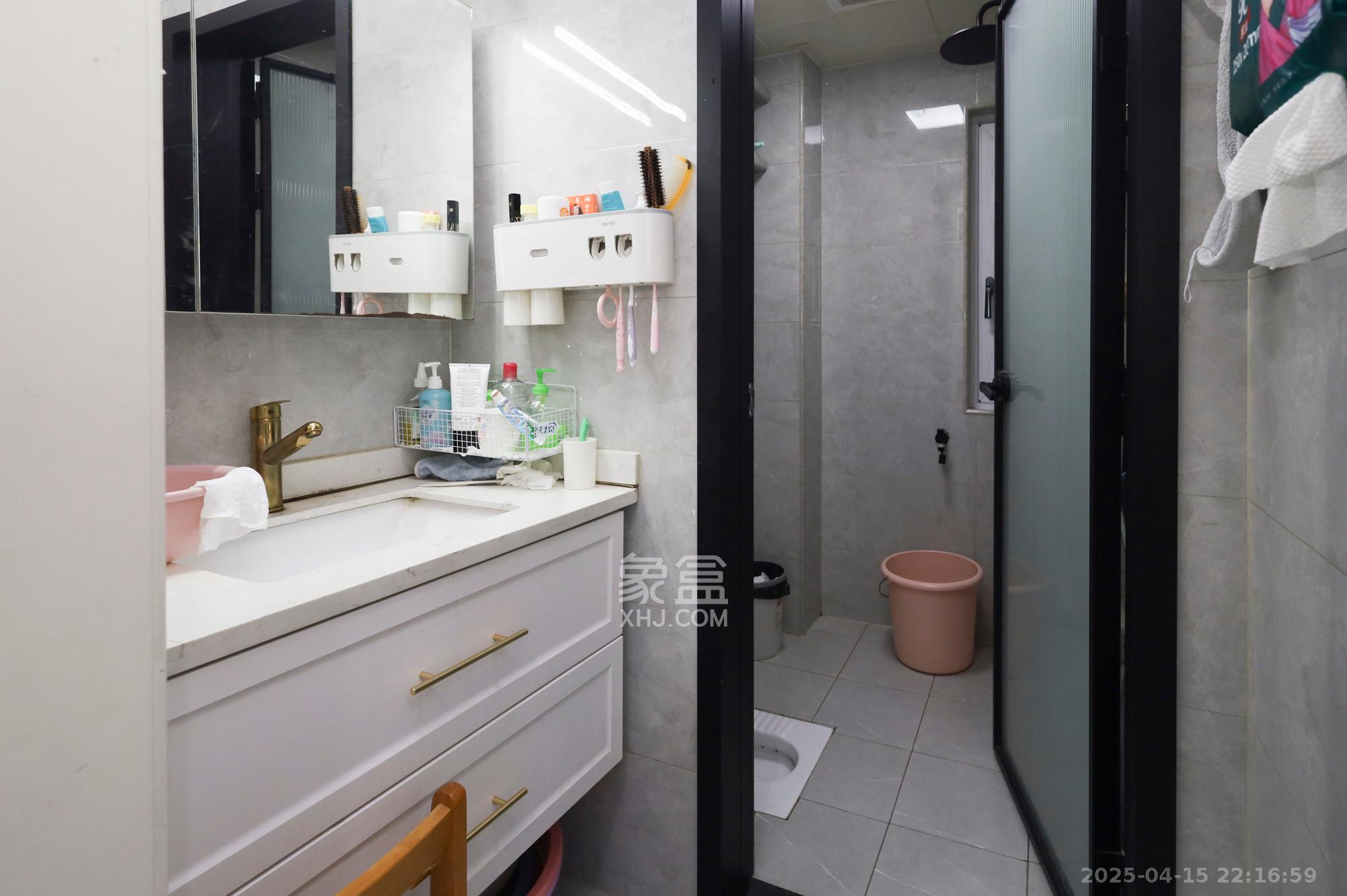 福晟钱隆国际(晟冉景苑)  3室2厅2卫    99.0万 福晟钱隆国际(晟冉景苑)  3室2厅2卫    99.0万卫生间