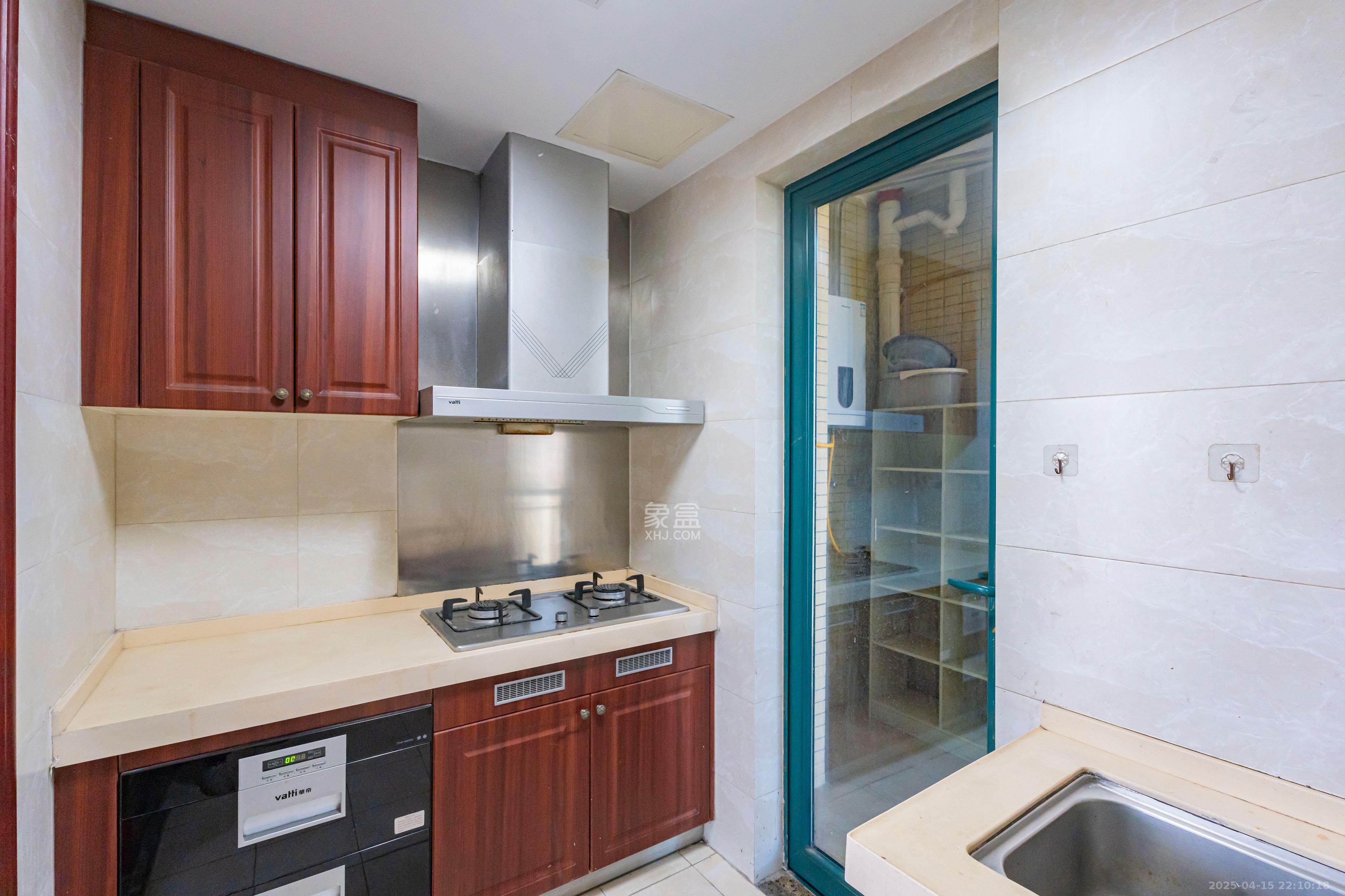 恒大雅苑 3室2厅2卫 85.0万 恒大雅苑 3室2厅2卫 85.0万厨房