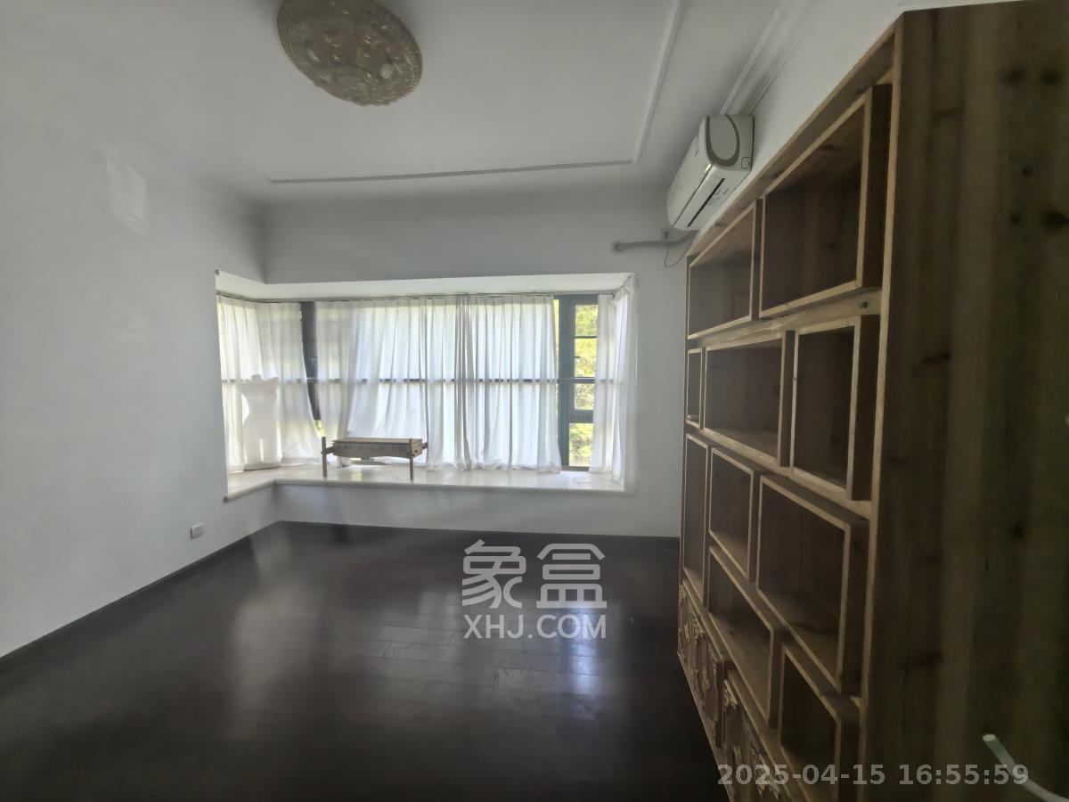 恒大城  1室2厅1卫    2100.0元/月 恒大城  1室2厅1卫    2100.0元/月室内图