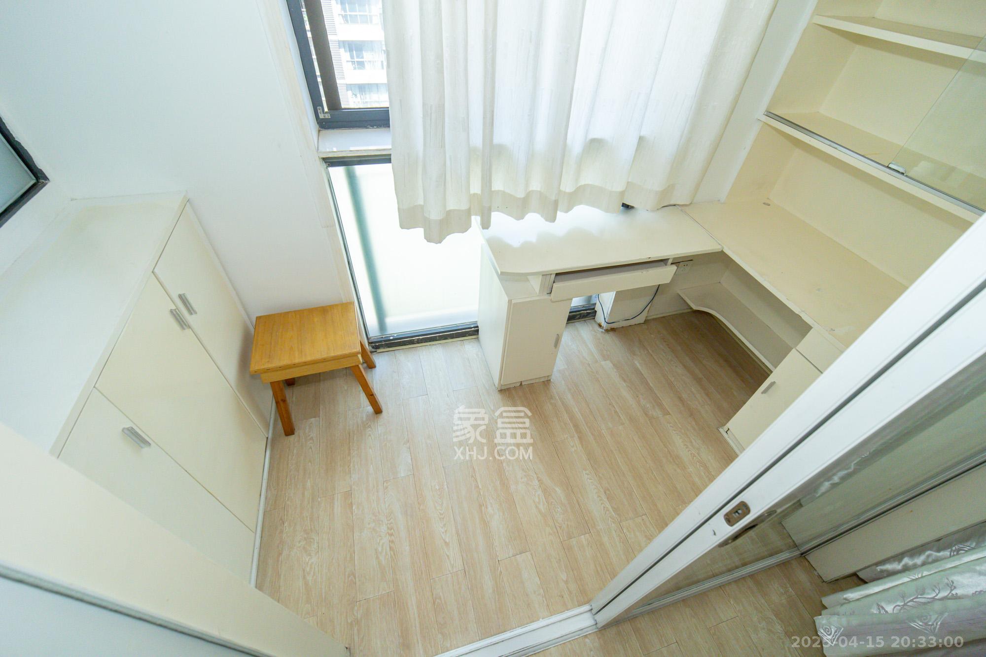 恒基凯旋门一二期 2室1厅1卫 66.0万 恒基凯旋门一二期 2室1厅1卫 66.0万阳台