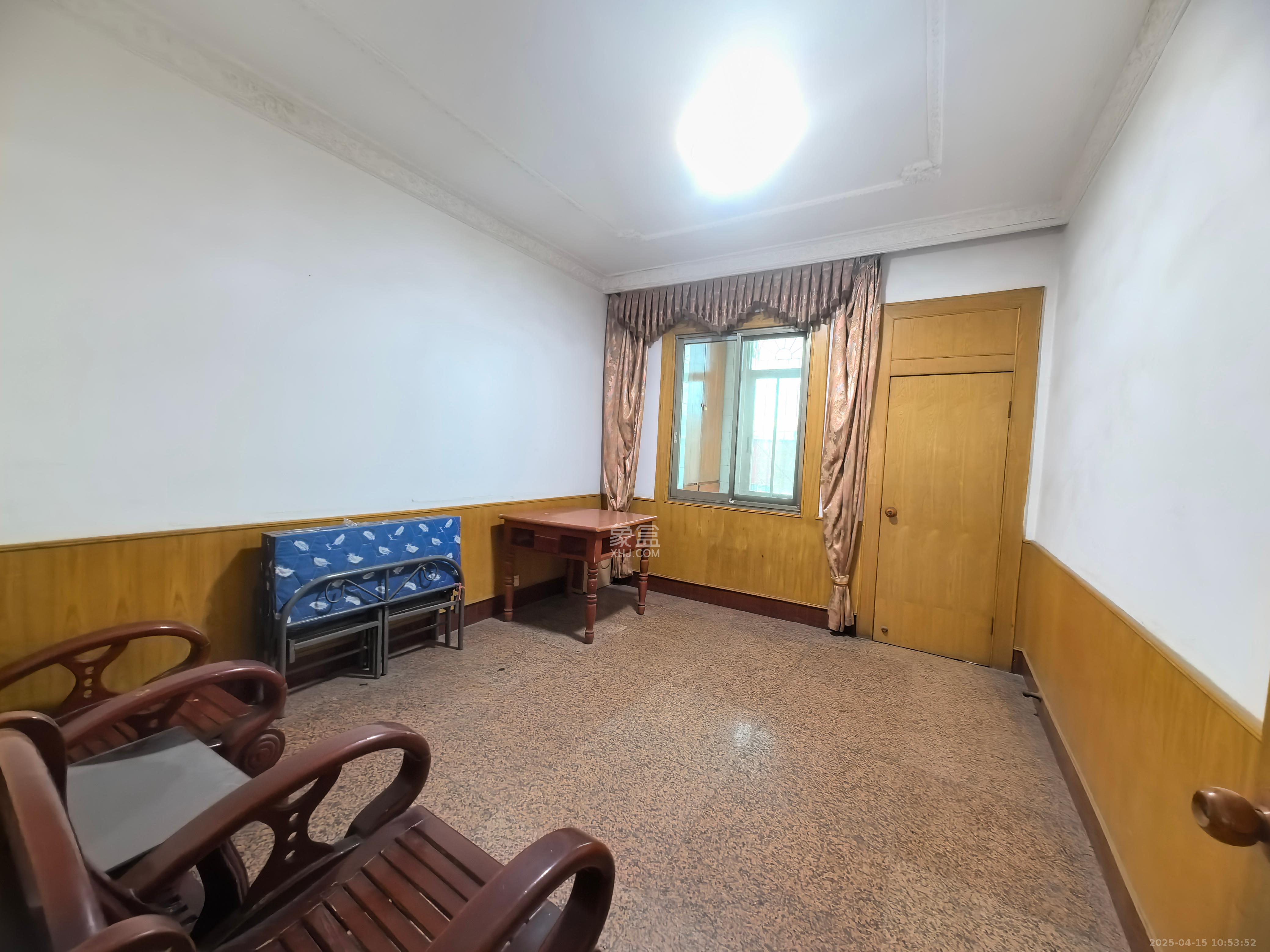 百花小区  3室2厅1卫    900.0元/月 百花小区  3室2厅1卫    900.0元/月室内图