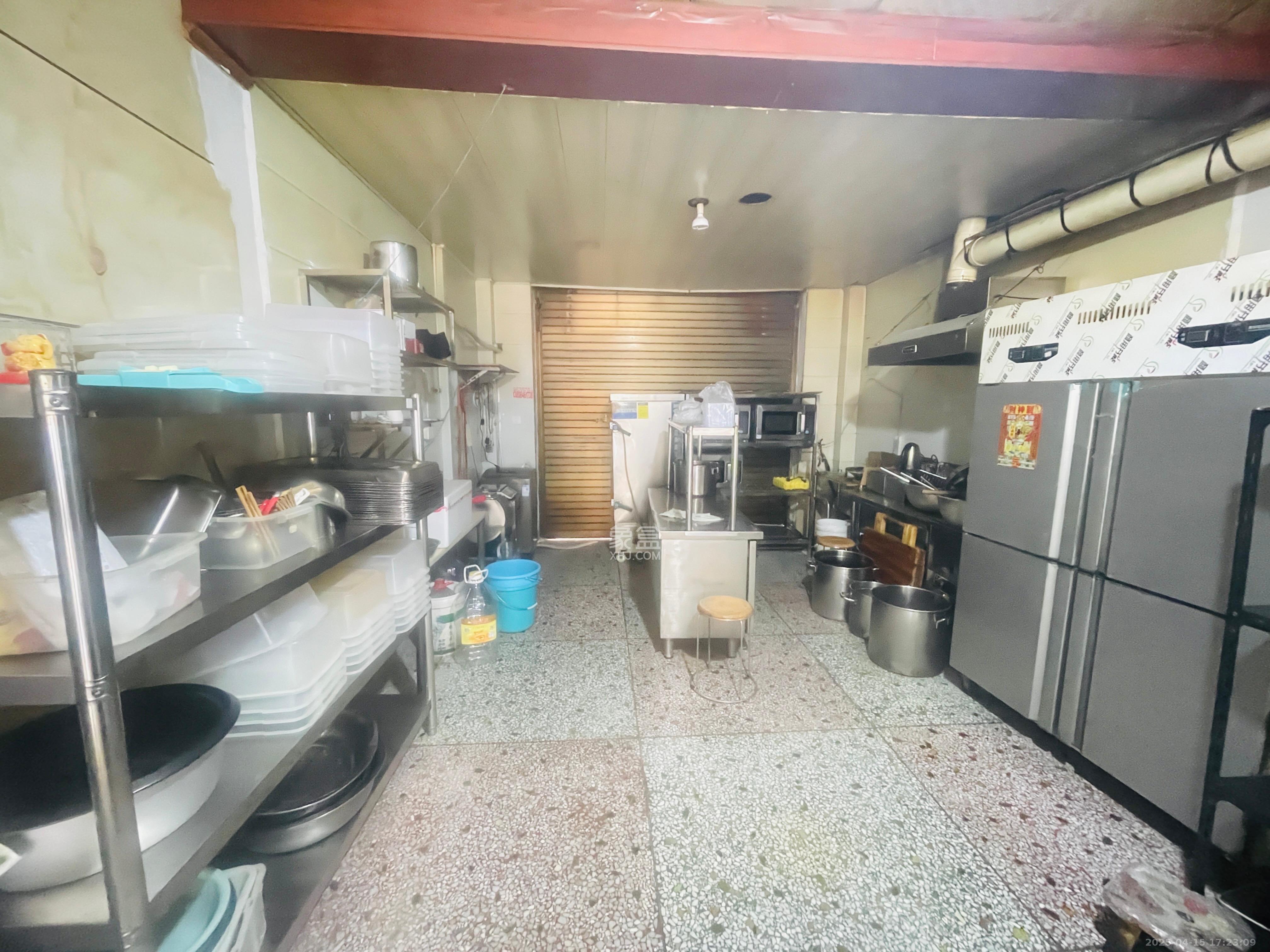 府后路安置小区(道坡小区)  1室0厅0卫    3200.0元/月 府后路安置小区(道坡小区)  1室0厅0卫    3200.0元/月室内图1