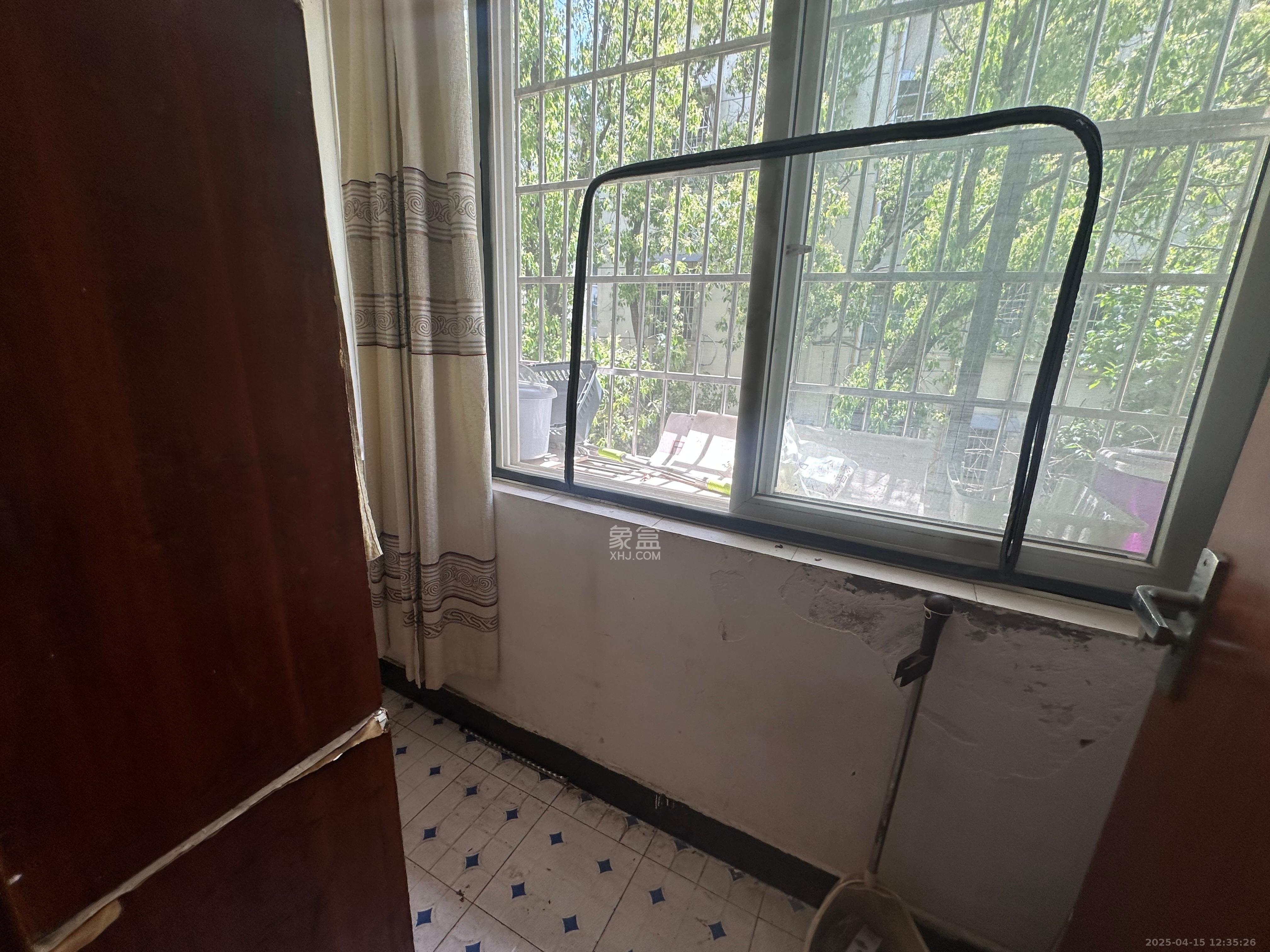 曾家湾小区  1室1厅1卫    800.0元/月 曾家湾小区  1室1厅1卫    800.0元/月室内图