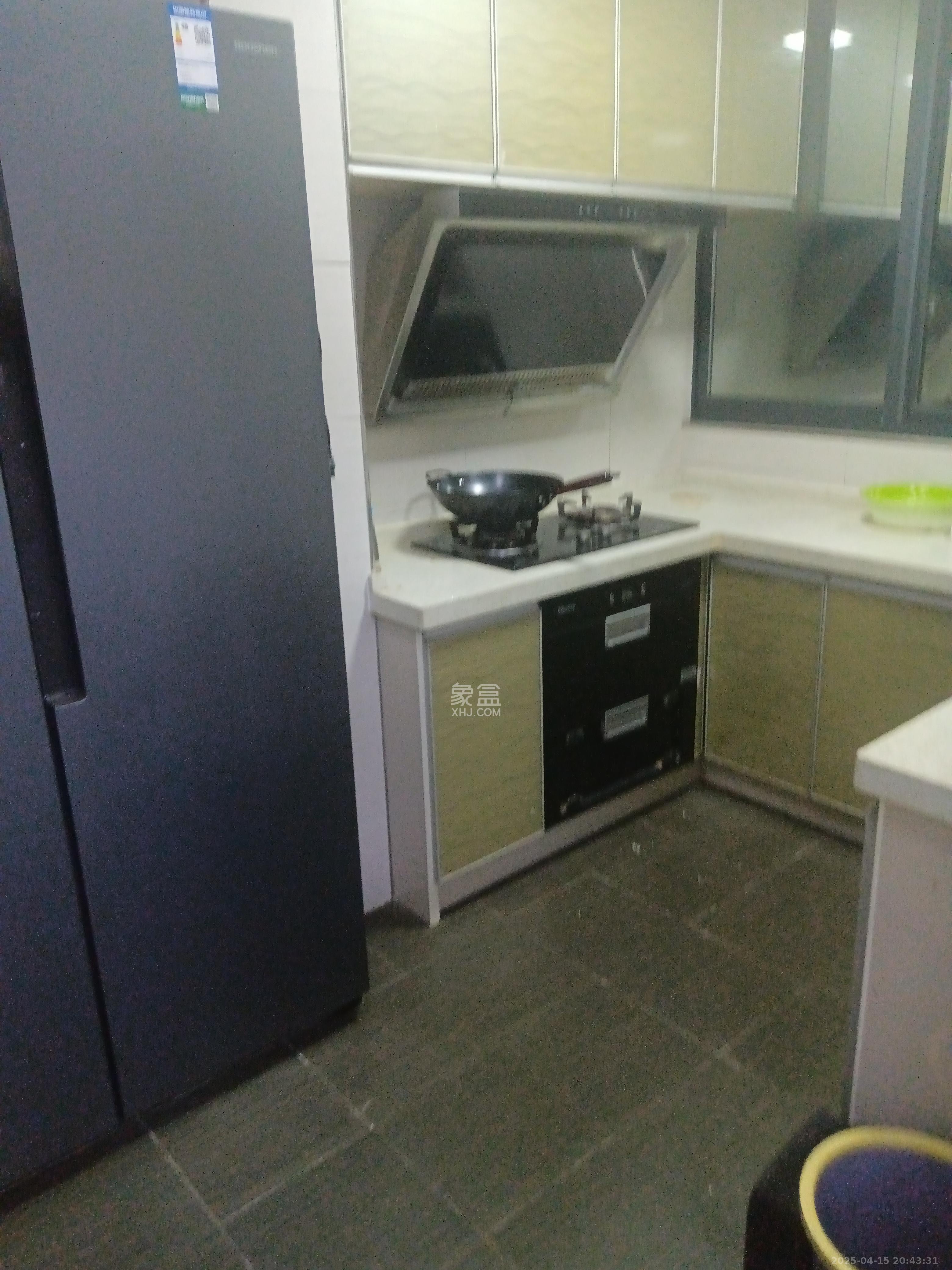 中南红领邦(红星嘉和苑) 3室1厅2卫 2400.0元/月 中南红领邦(红星嘉和苑) 3室1厅2卫 2400.0元/月室内图