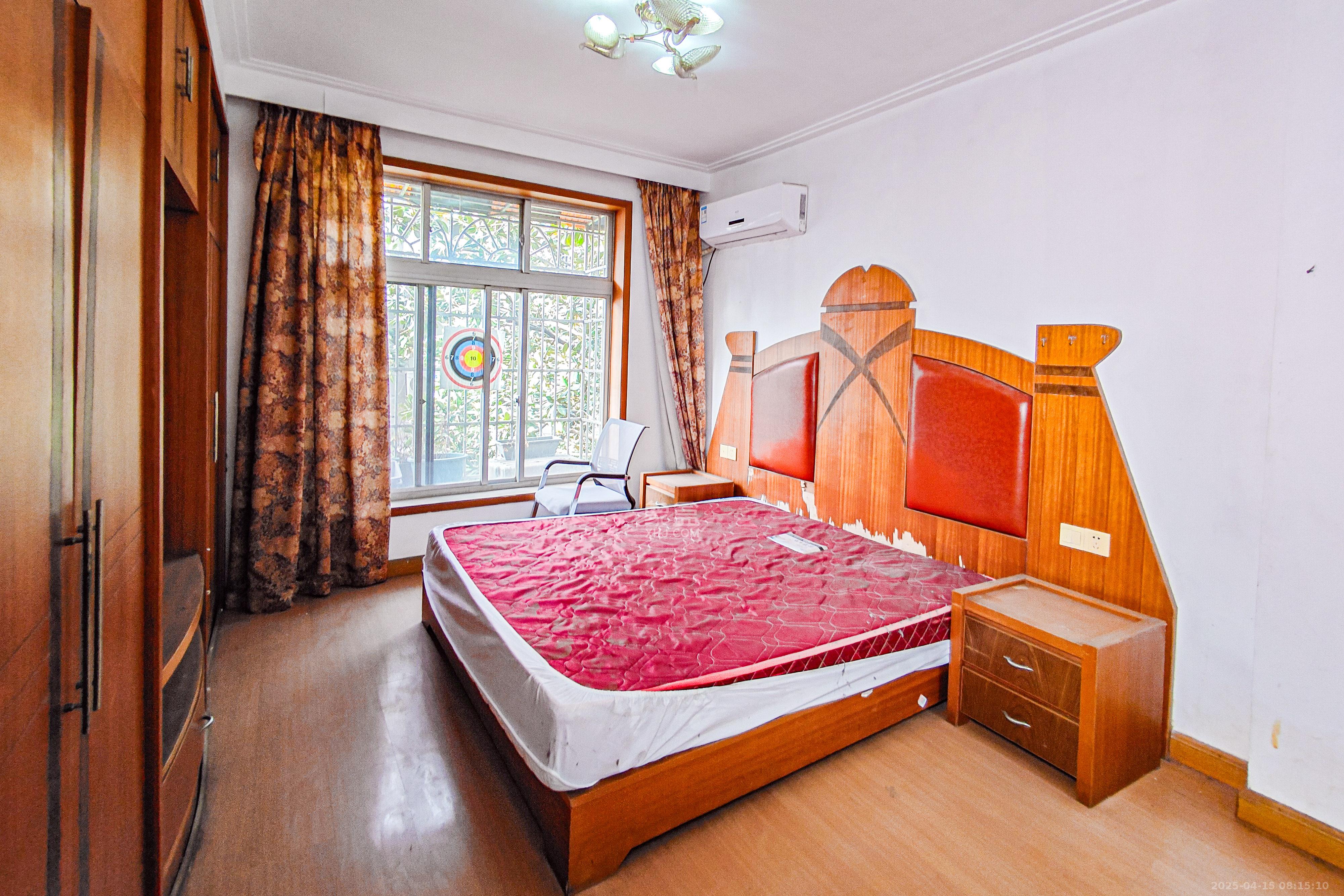 人民东路、人民中路散盘  3室2厅1卫    65.0万 人民东路、人民中路散盘  3室2厅1卫    65.0万卧室