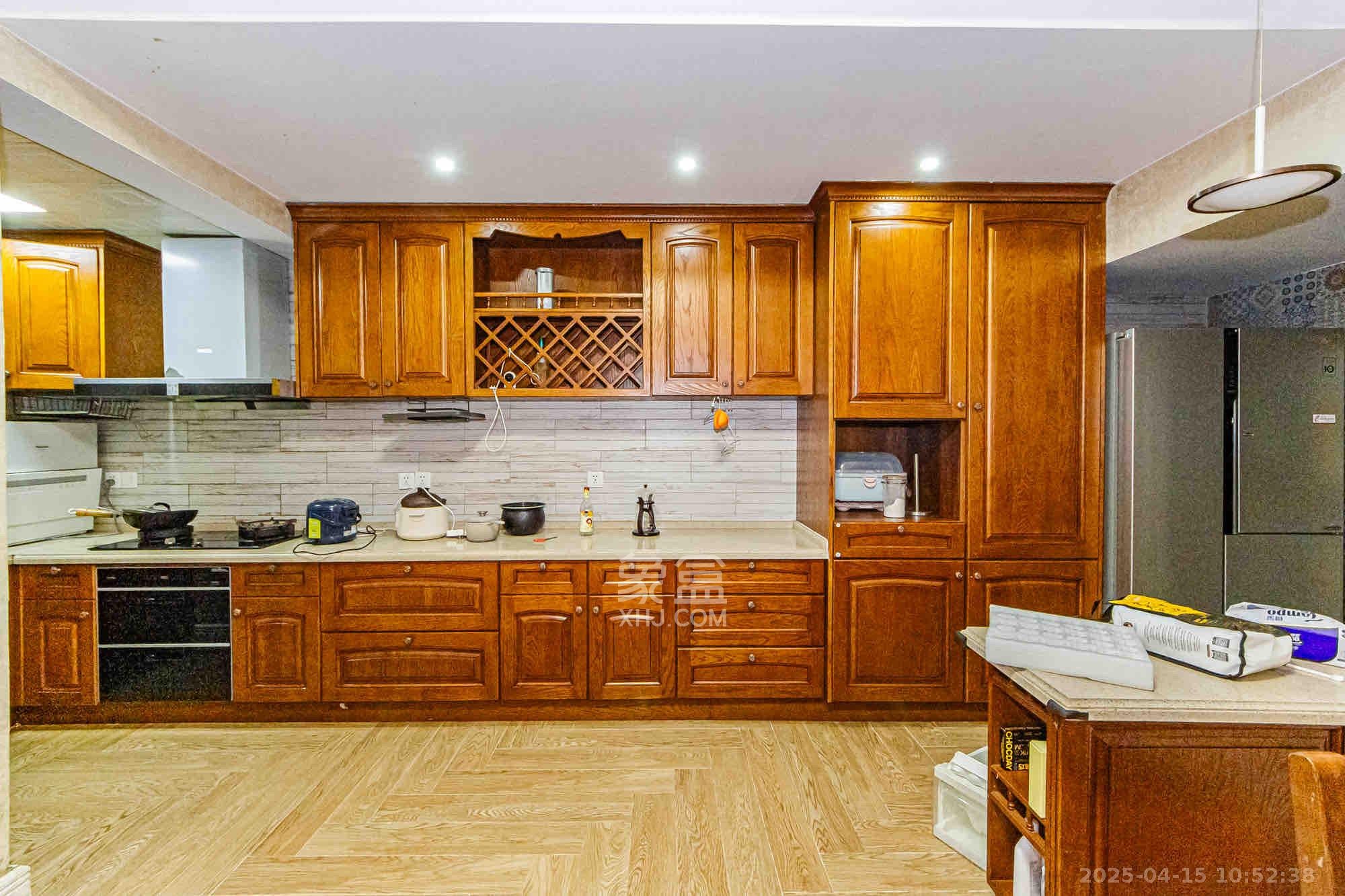 万科城 6室2厅3卫 8000.0元/月 万科城 6室2厅3卫 8000.0元/月室内图