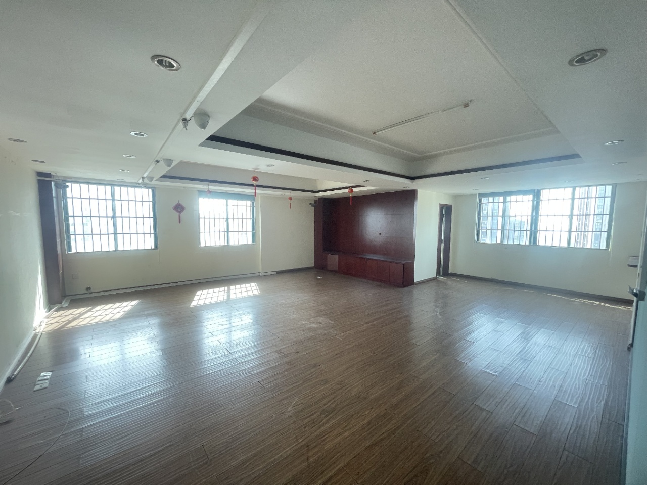 新达商务大厦 5室2厅1卫 21000.0元/月 新达商务大厦 5室2厅1卫 21000.0元/月室内图