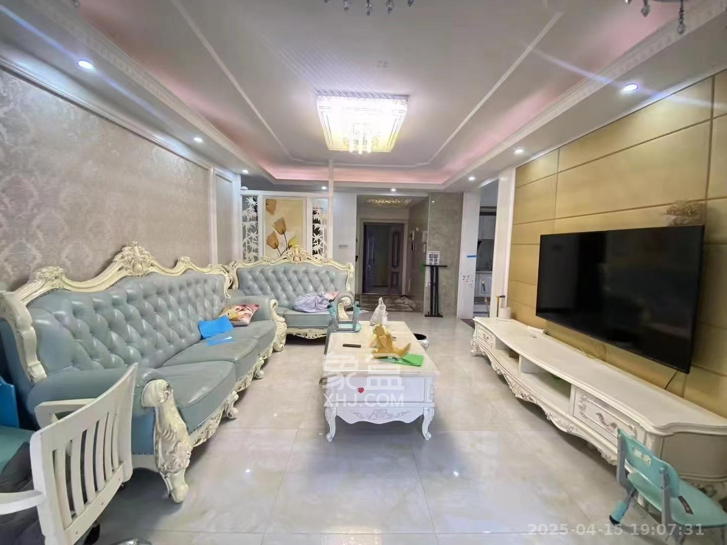 兴旺正佳广场(金石雅苑)  3室2厅1卫    3000.0元/月 兴旺正佳广场(金石雅苑)  3室2厅1卫    3000.0元/月室内图1