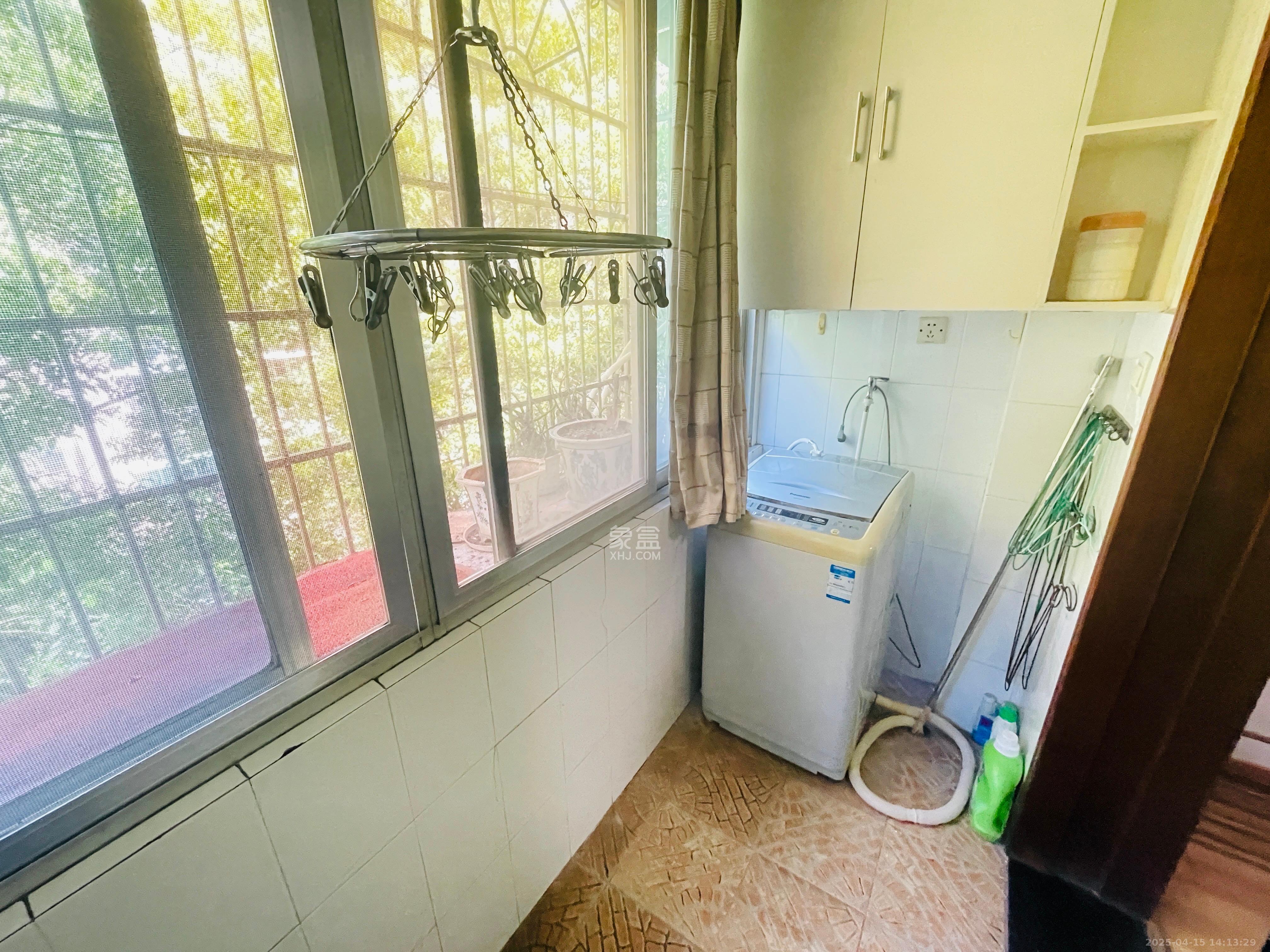 翡翠林居  3室2厅2卫   1800.00元/月室内图