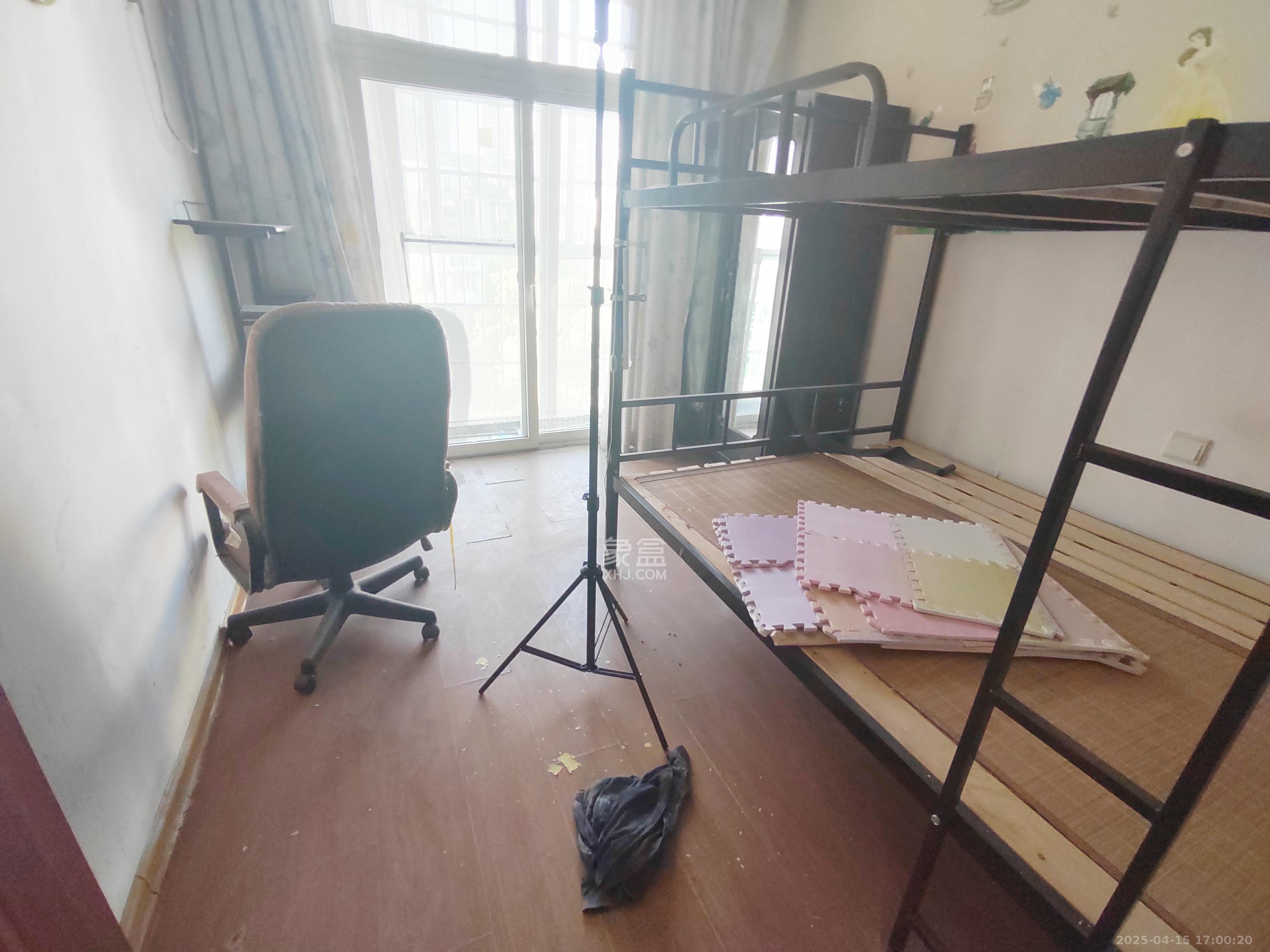 八方小区D区 4室2厅2卫 2300.0元/月 八方小区D区 4室2厅2卫 2300.0元/月室内图