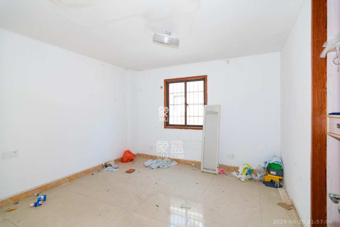 高星物流园  3室2厅3卫    65.0万 高星物流园  3室2厅3卫    65.0万卧室