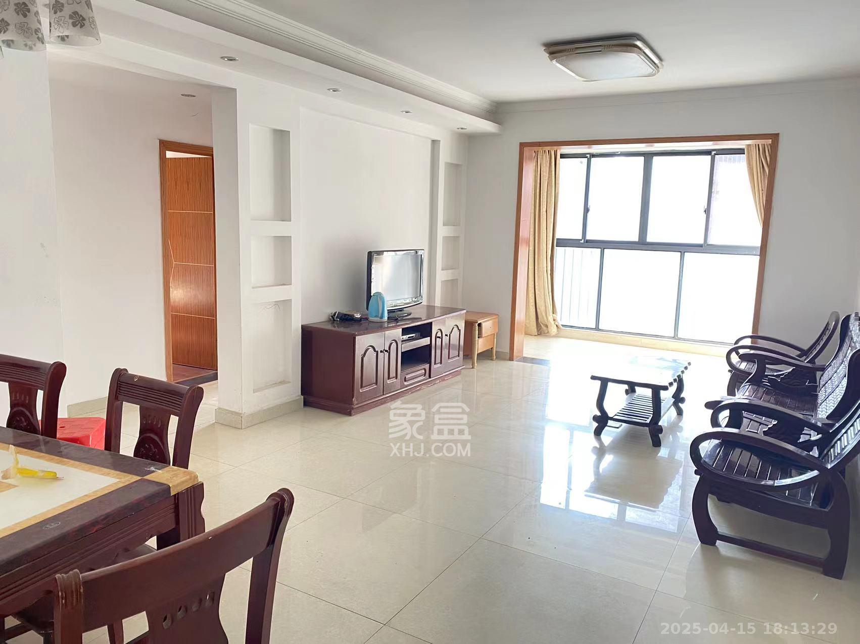 华润凤凰城二期  3室2厅1卫    1500.0元/月 华润凤凰城二期  3室2厅1卫    1500.0元/月室内图