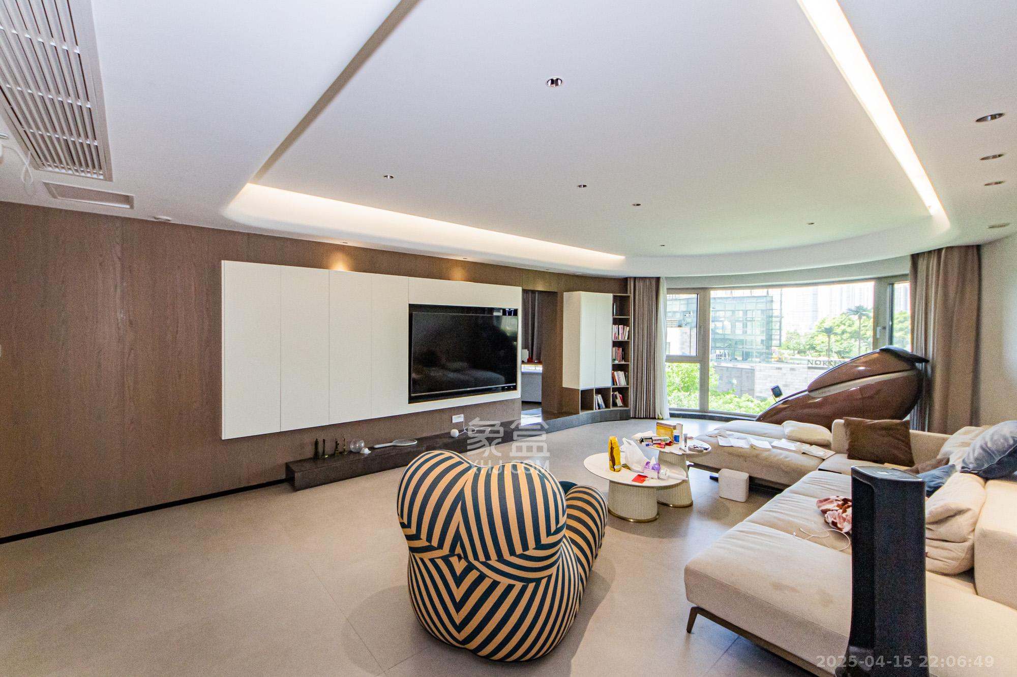 北辰三角洲D3区  6室3厅4卫    500.0万客厅