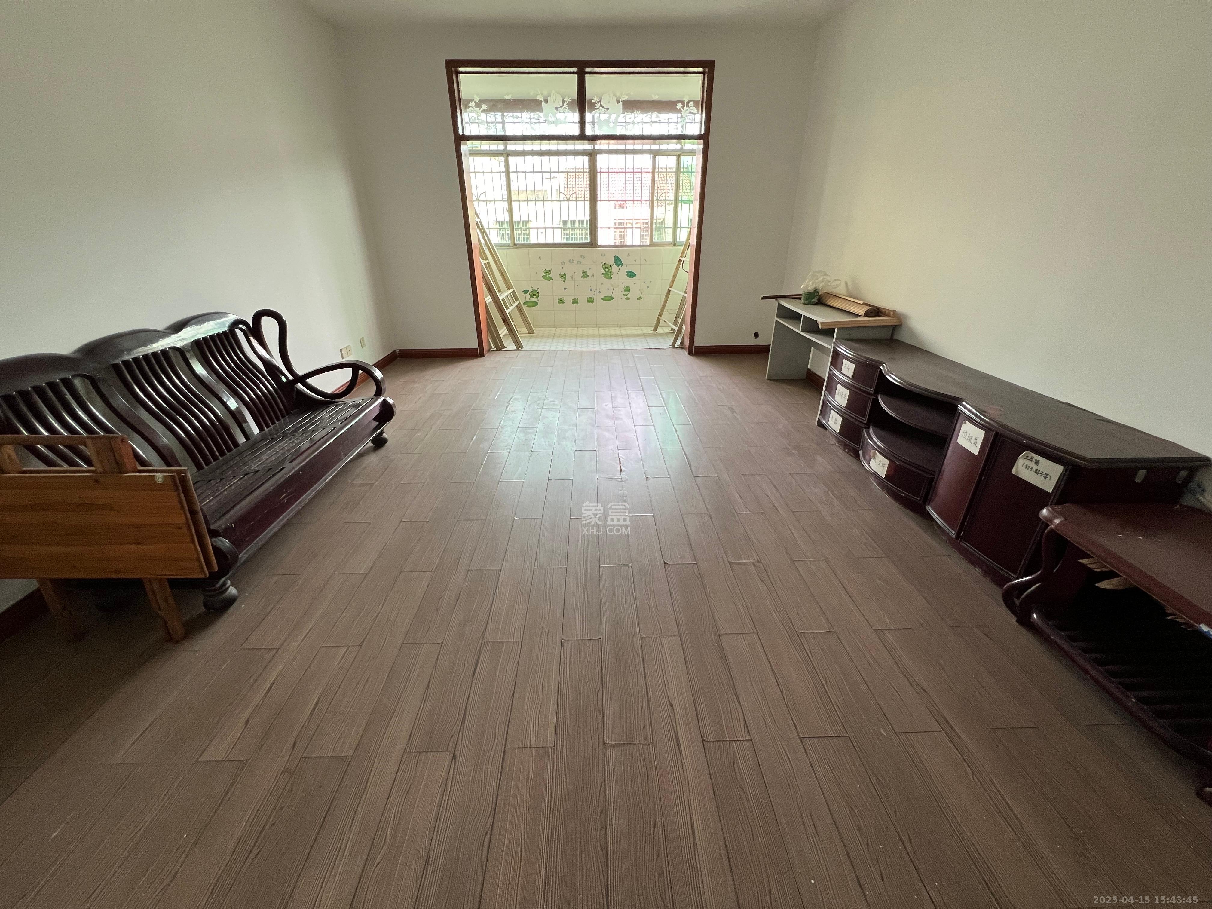兴联小区  3室2厅1卫   1400.00元/月室内图1