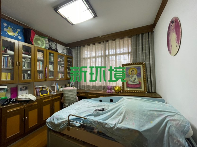 东方家园  3室2厅2卫   52.00万客厅