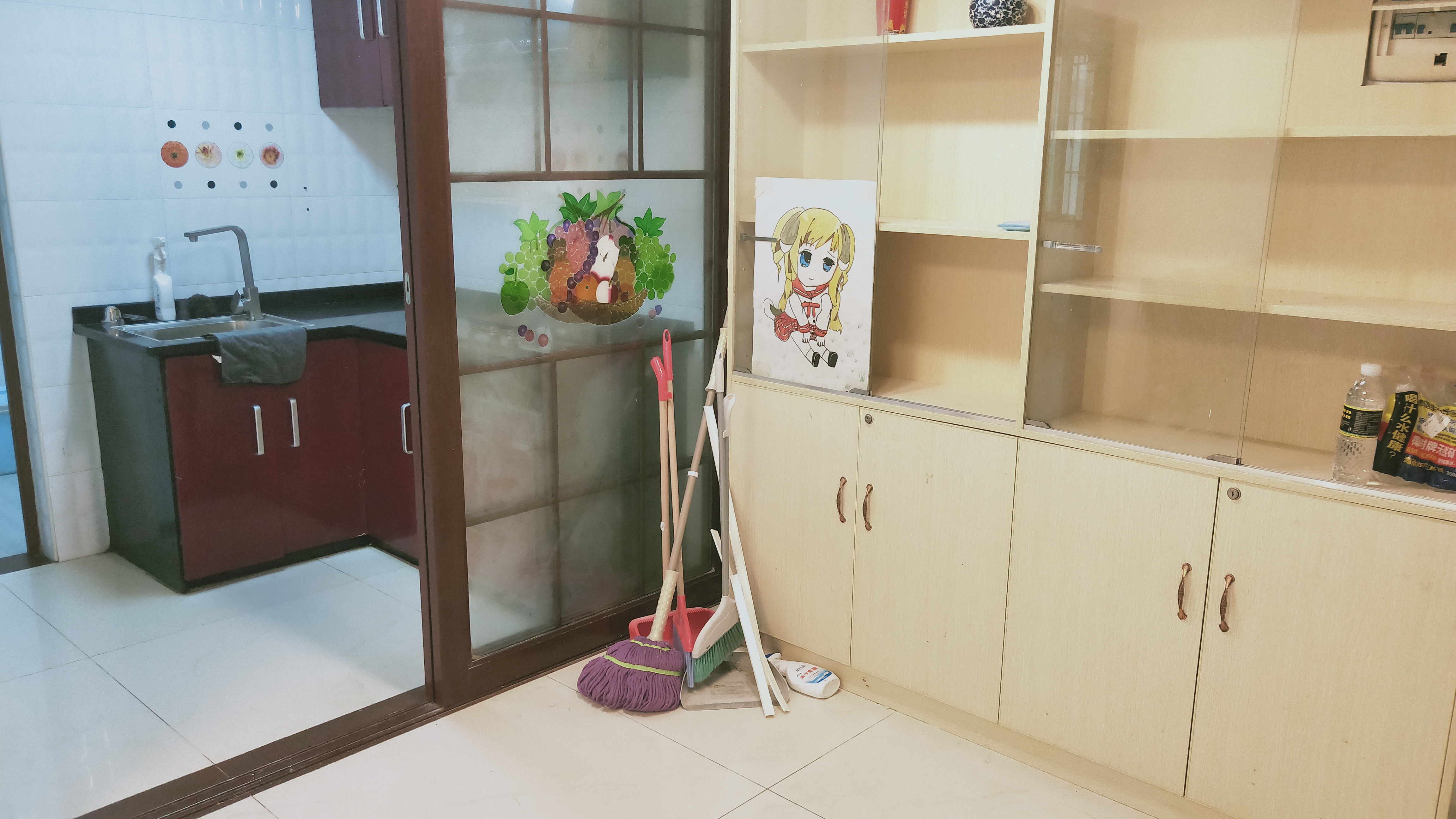 金湖雅居  3室2厅1卫   2300.00元/月室内图