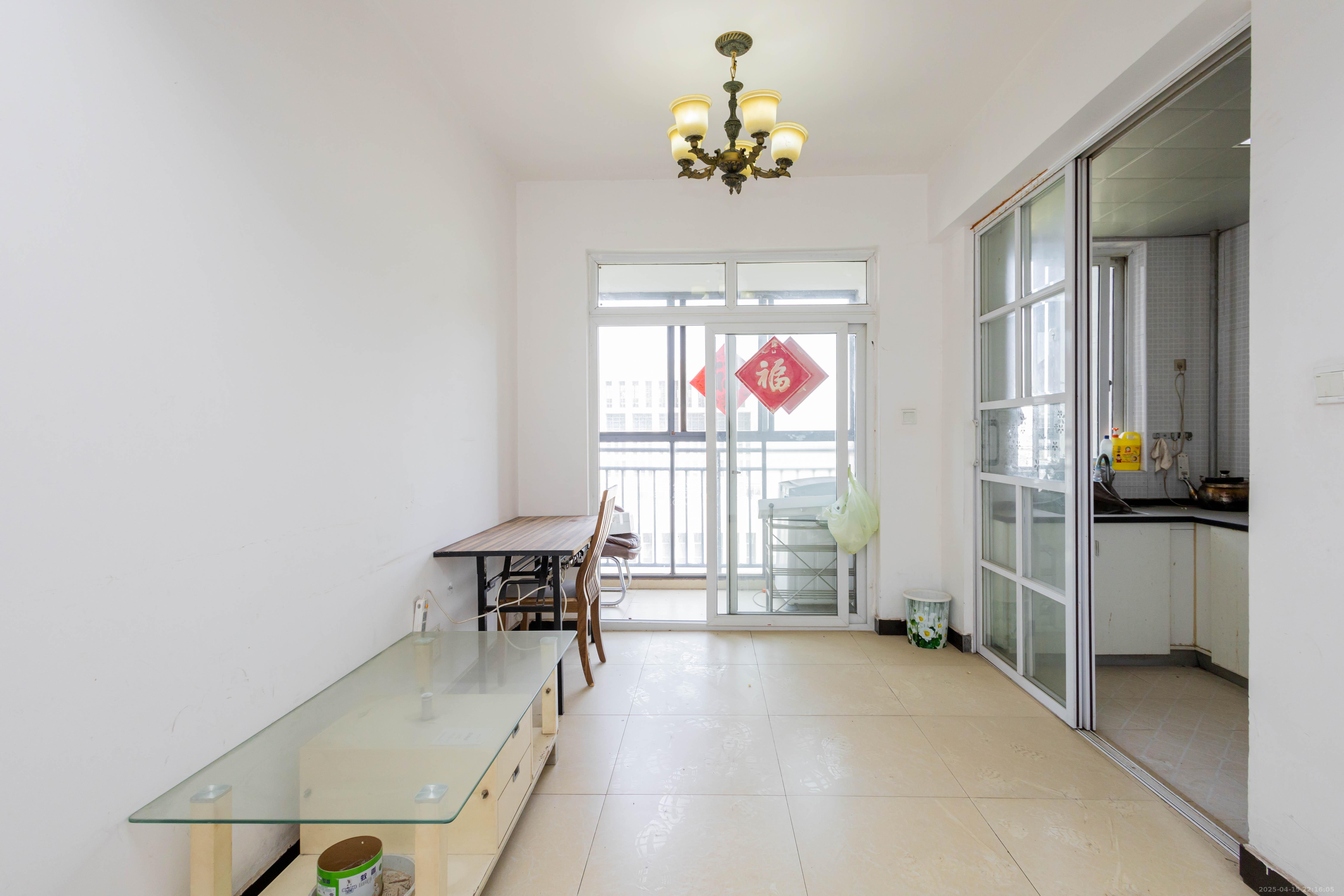 光明城市(星辰青年城) 3室2厅1卫 65.0万 光明城市(星辰青年城) 3室2厅1卫 65.0万客厅