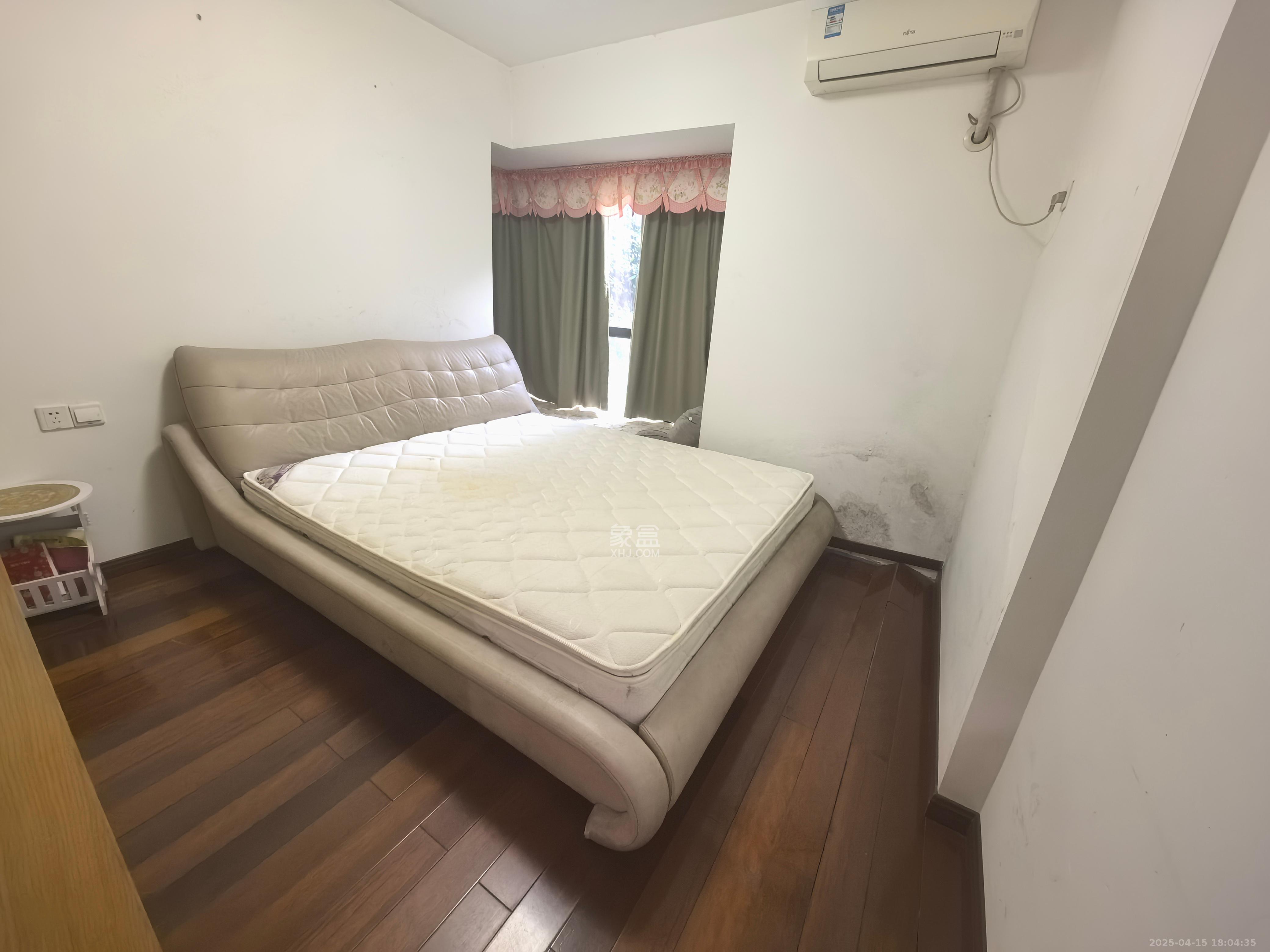 阿普阿布  1室2厅1卫   2500.00元/月室内图