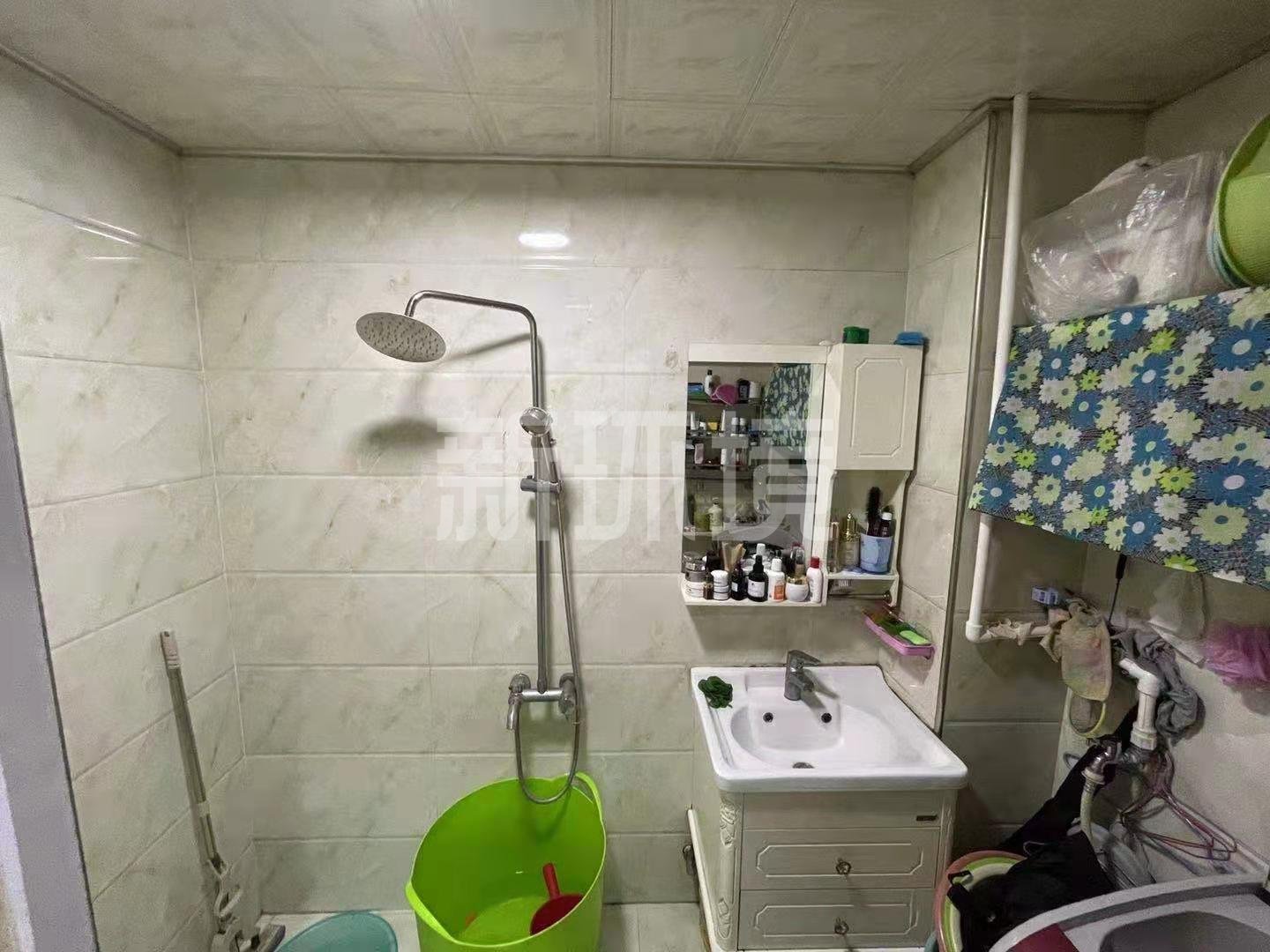 欣业苑  1室0厅0卫   43.80万客厅