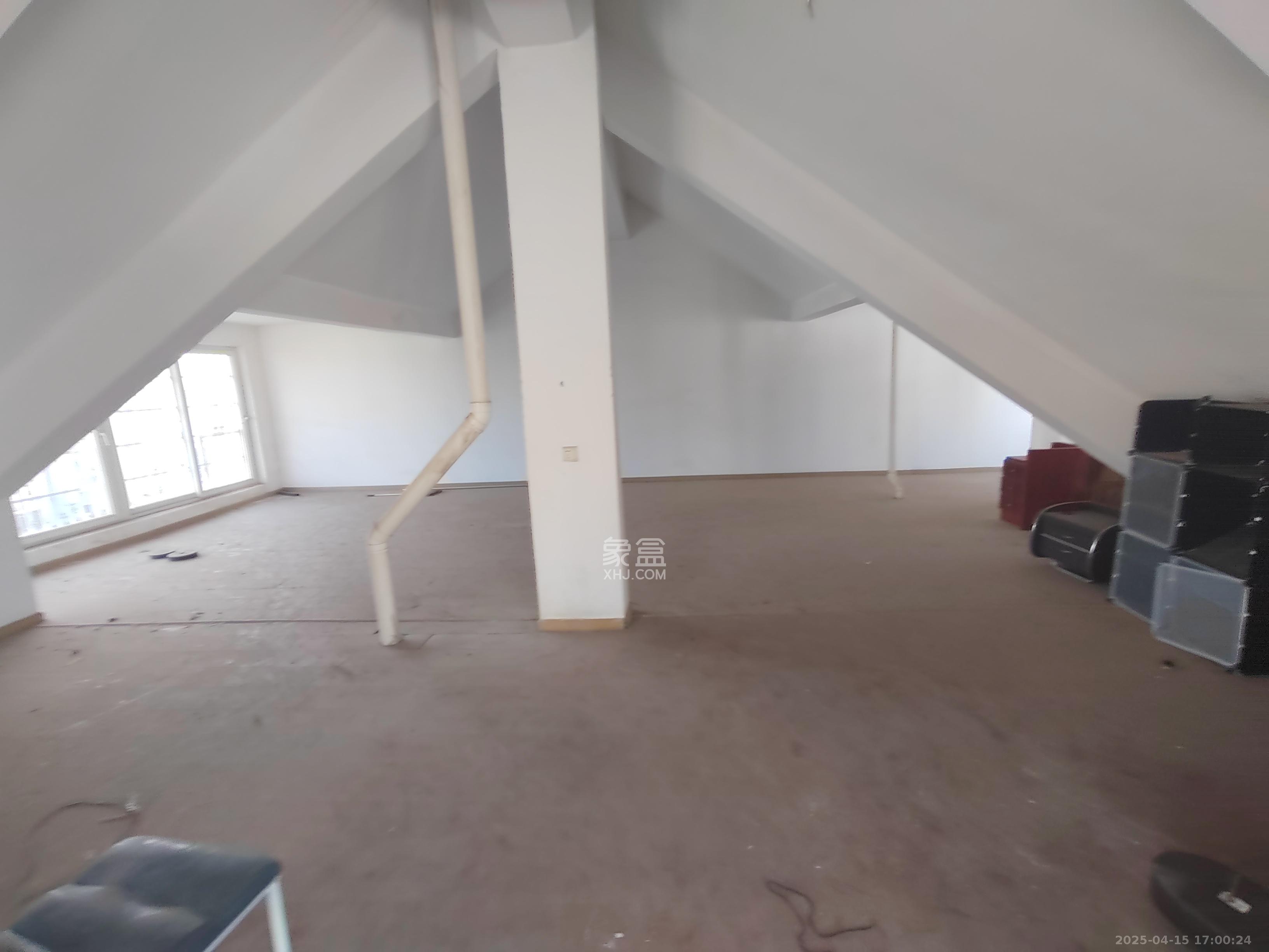 八方小区D区 4室2厅2卫 2300.0元/月 八方小区D区 4室2厅2卫 2300.0元/月室内图