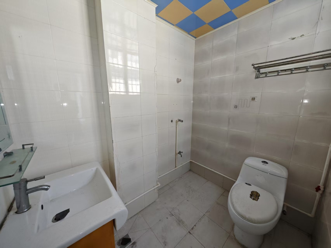 秀苑海景花园  5室2厅3卫    208.0万 秀苑海景花园  5室2厅3卫    208.0万室内图