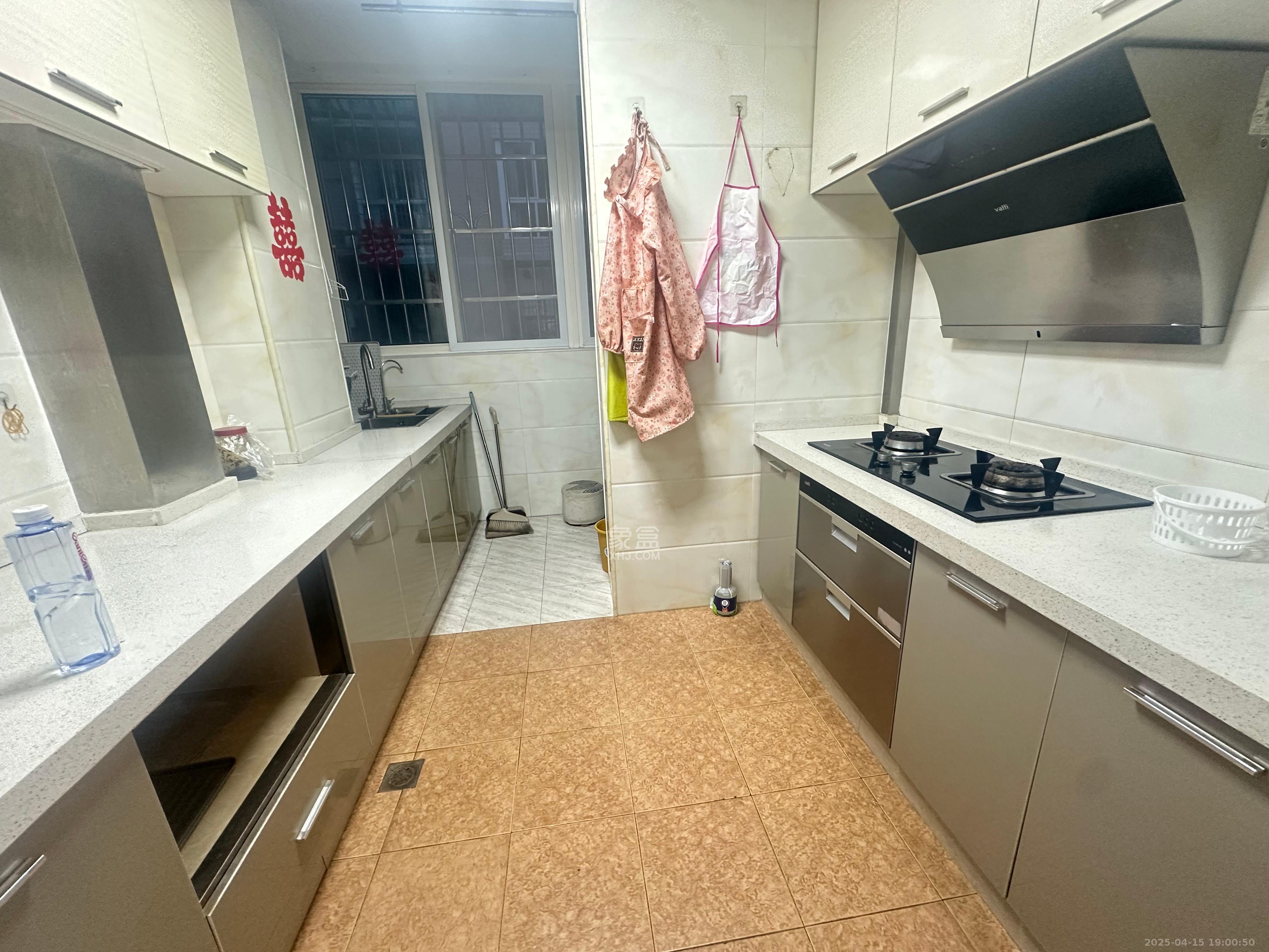 长鑫美树园  2室1厅1卫    2200.0元/月 长鑫美树园  2室1厅1卫    2200.0元/月室内图