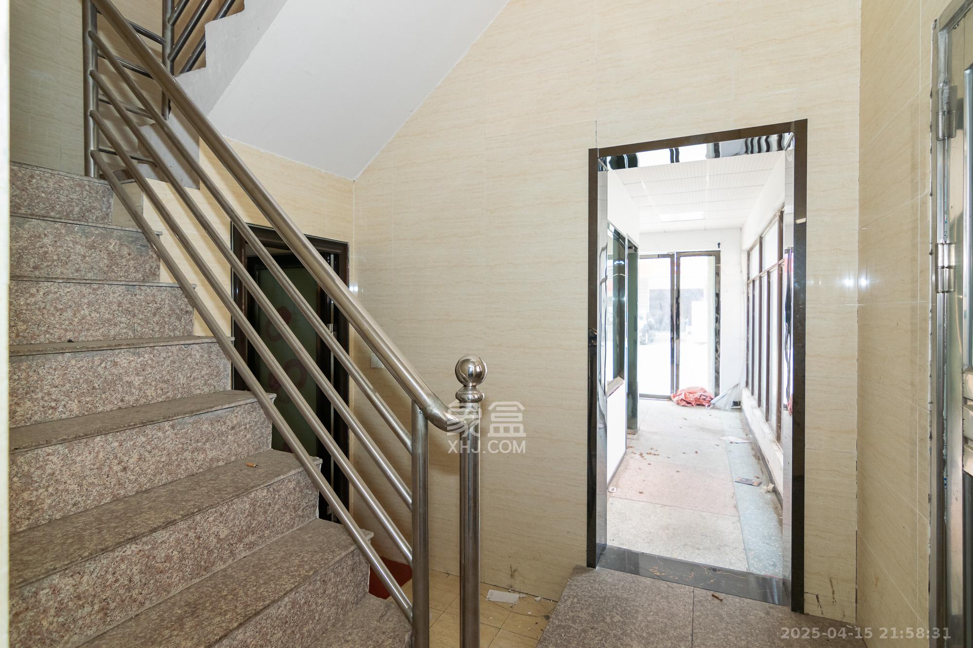 高星物流园  3室2厅3卫    65.0万其他