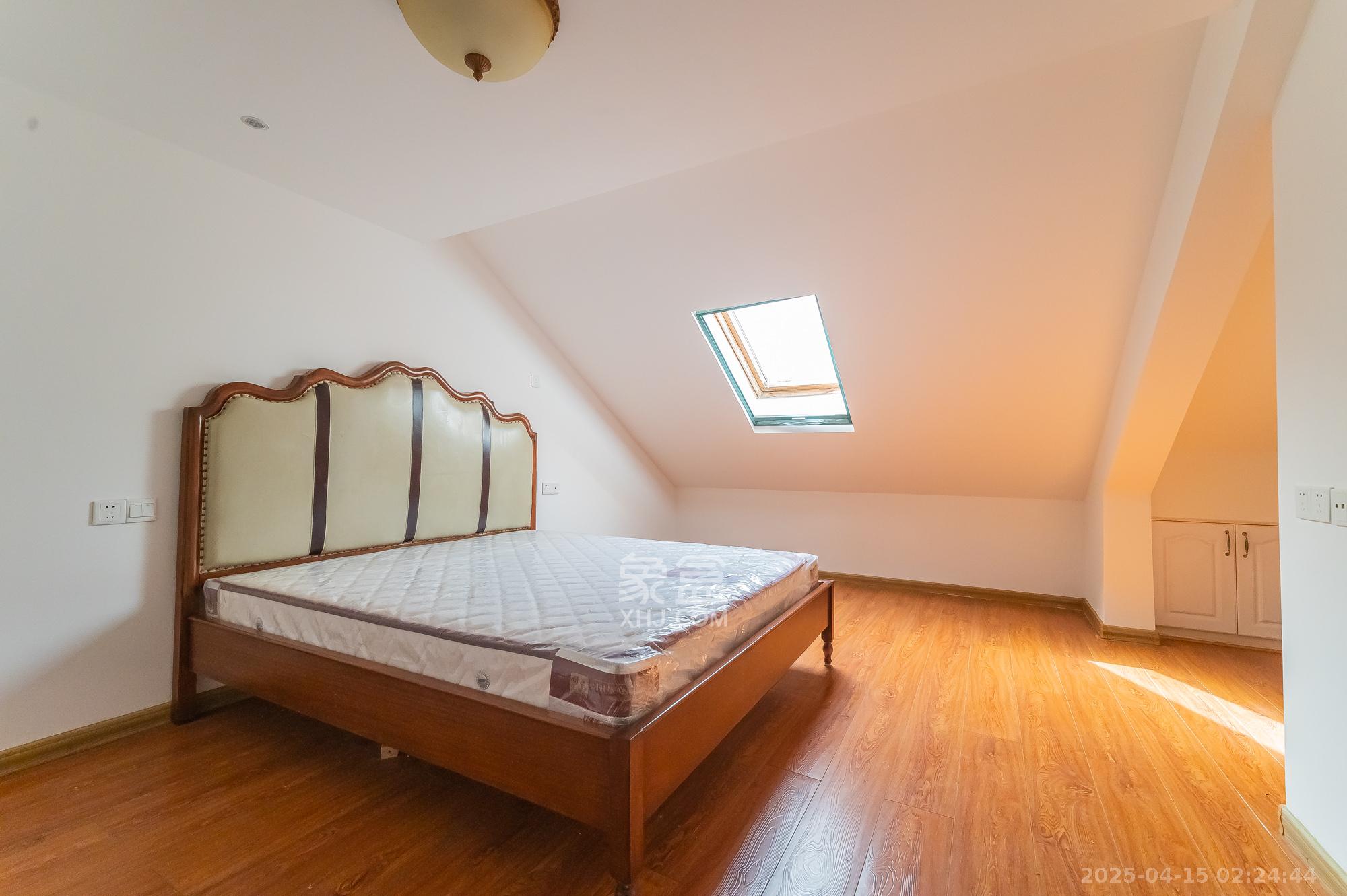 华润凤凰城一期 4室2厅1卫 199.8万 华润凤凰城一期 4室2厅1卫 199.8万卧室